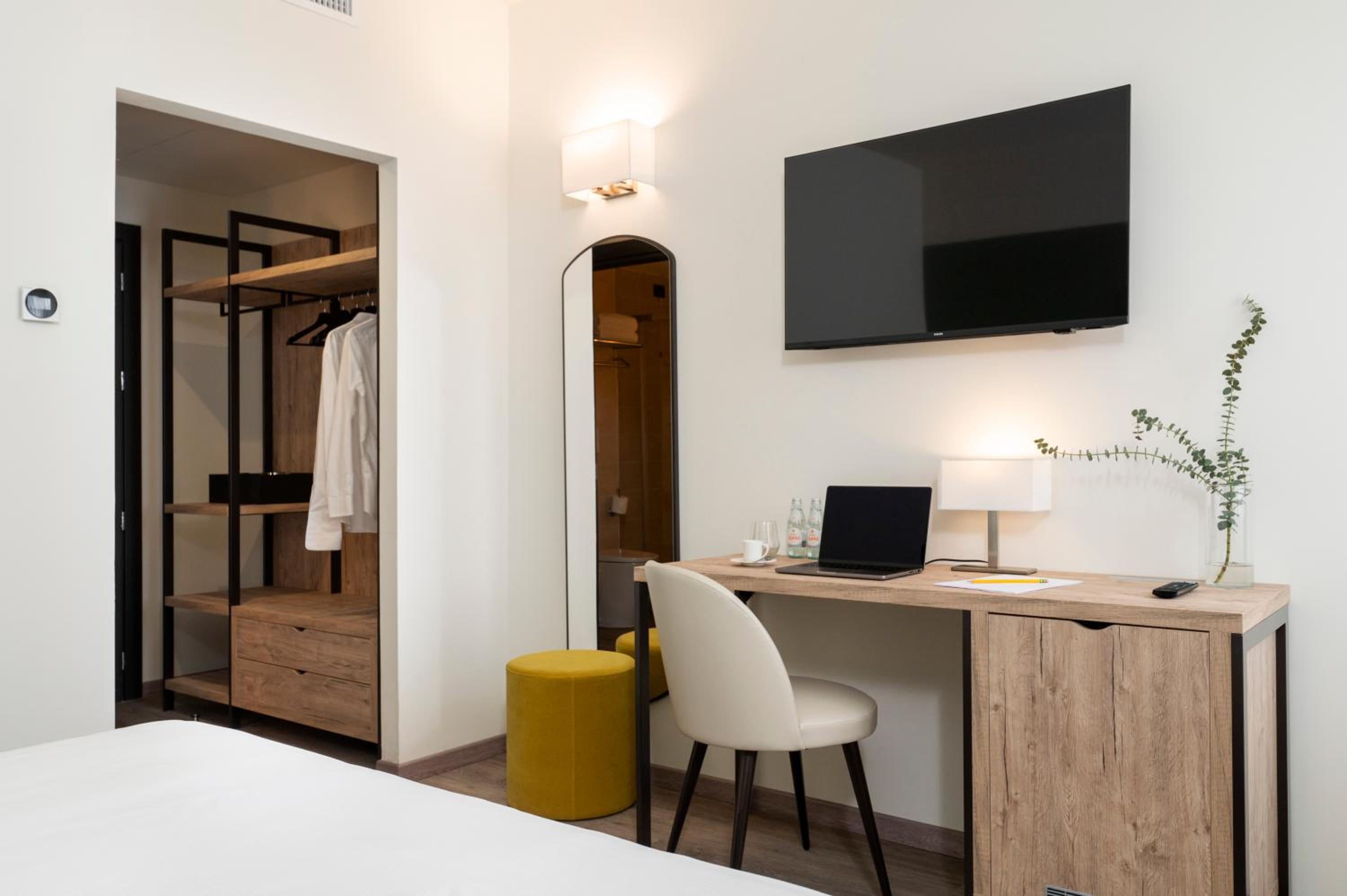 Standard Double Room photo 2
