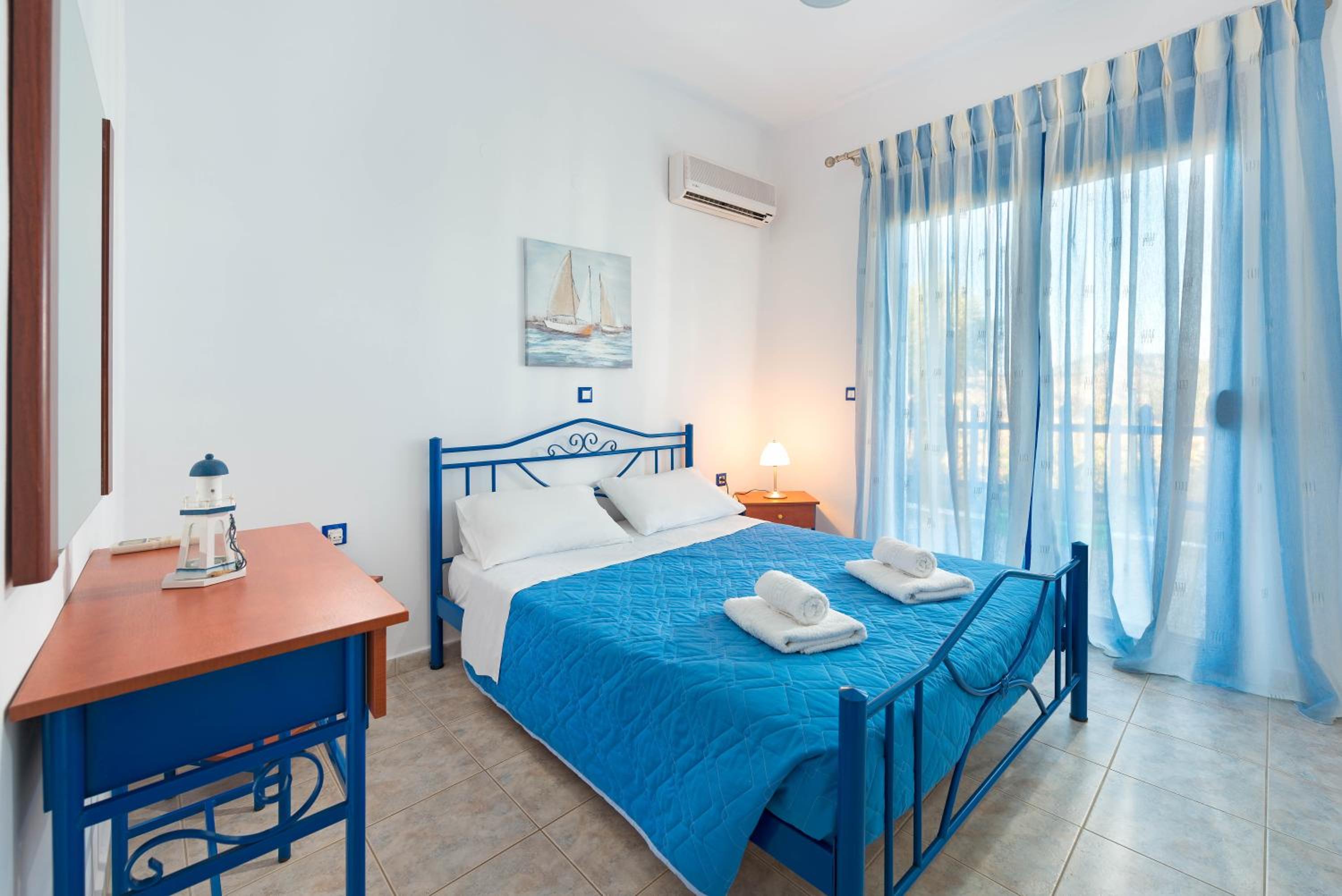 Apartment with Terrace photo 3