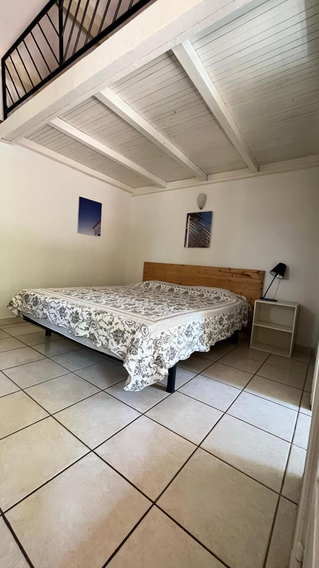 Studio 2 adults photo 1