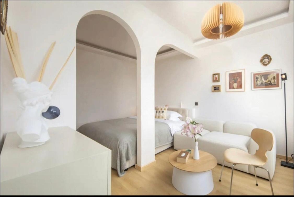 Suite With Mountain View
