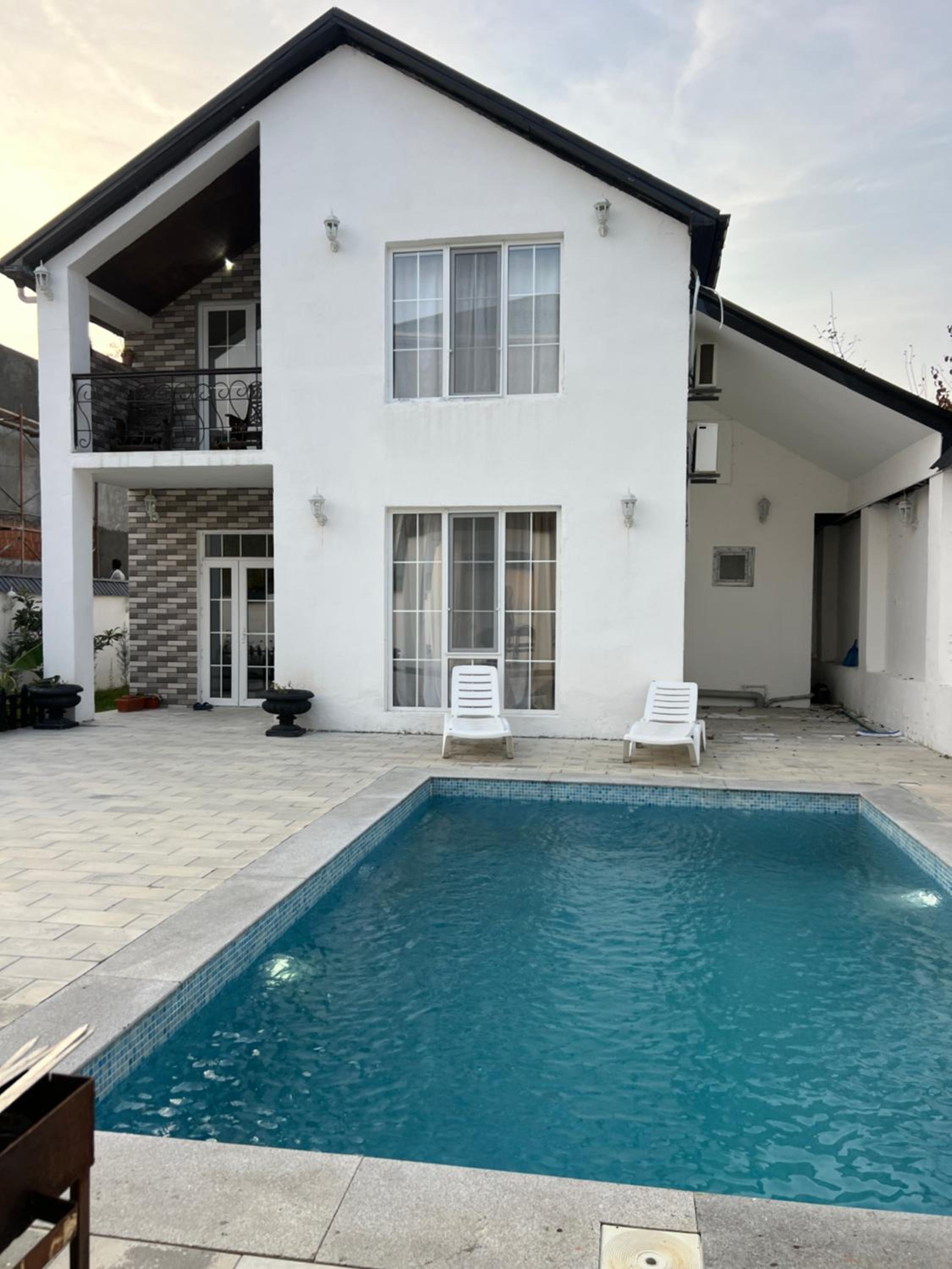 Villa photo 3