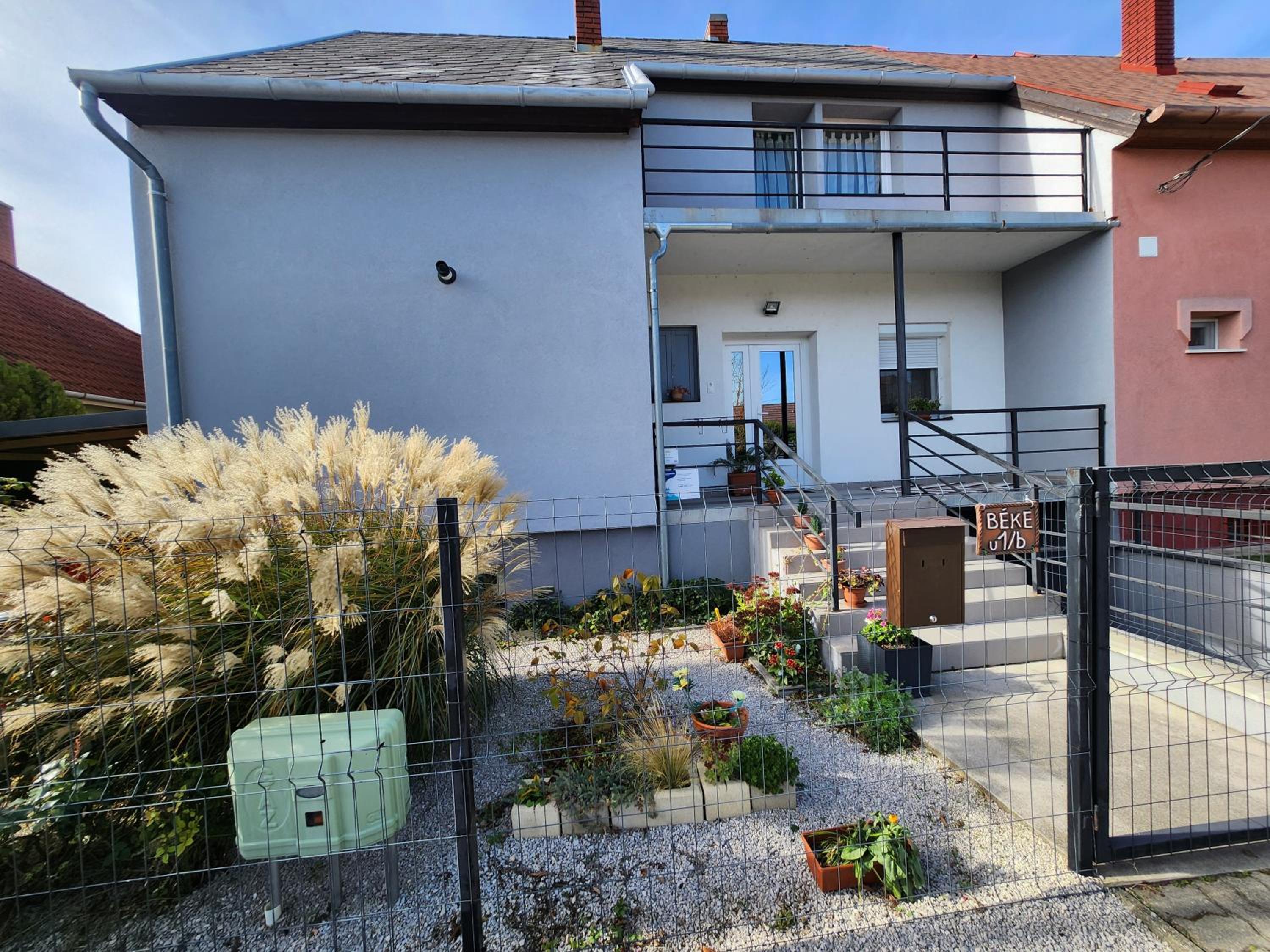 One-Bedroom House photo 1
