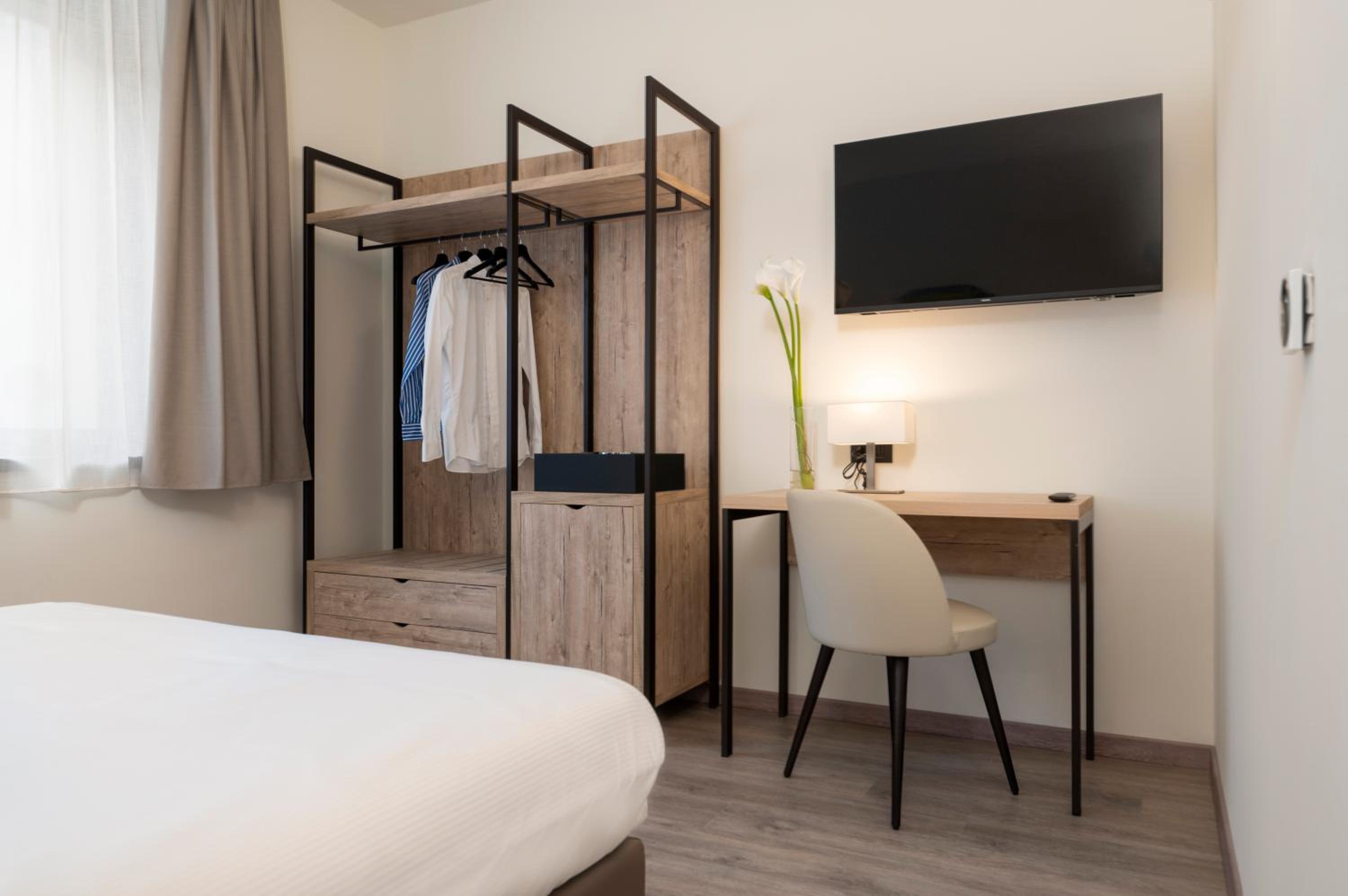 Double Room - Disability Access photo 2