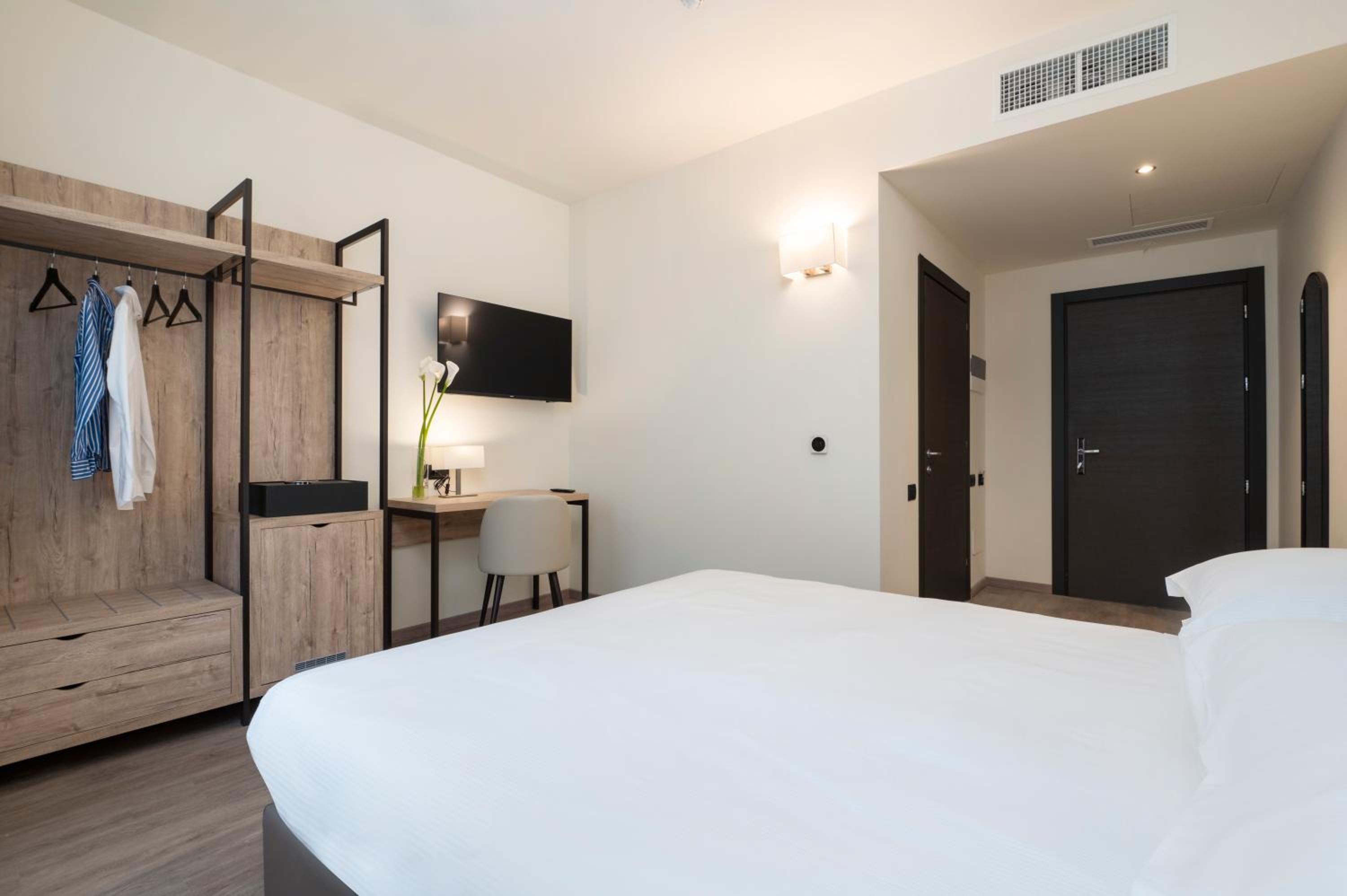 Double Room - Disability Access photo 1