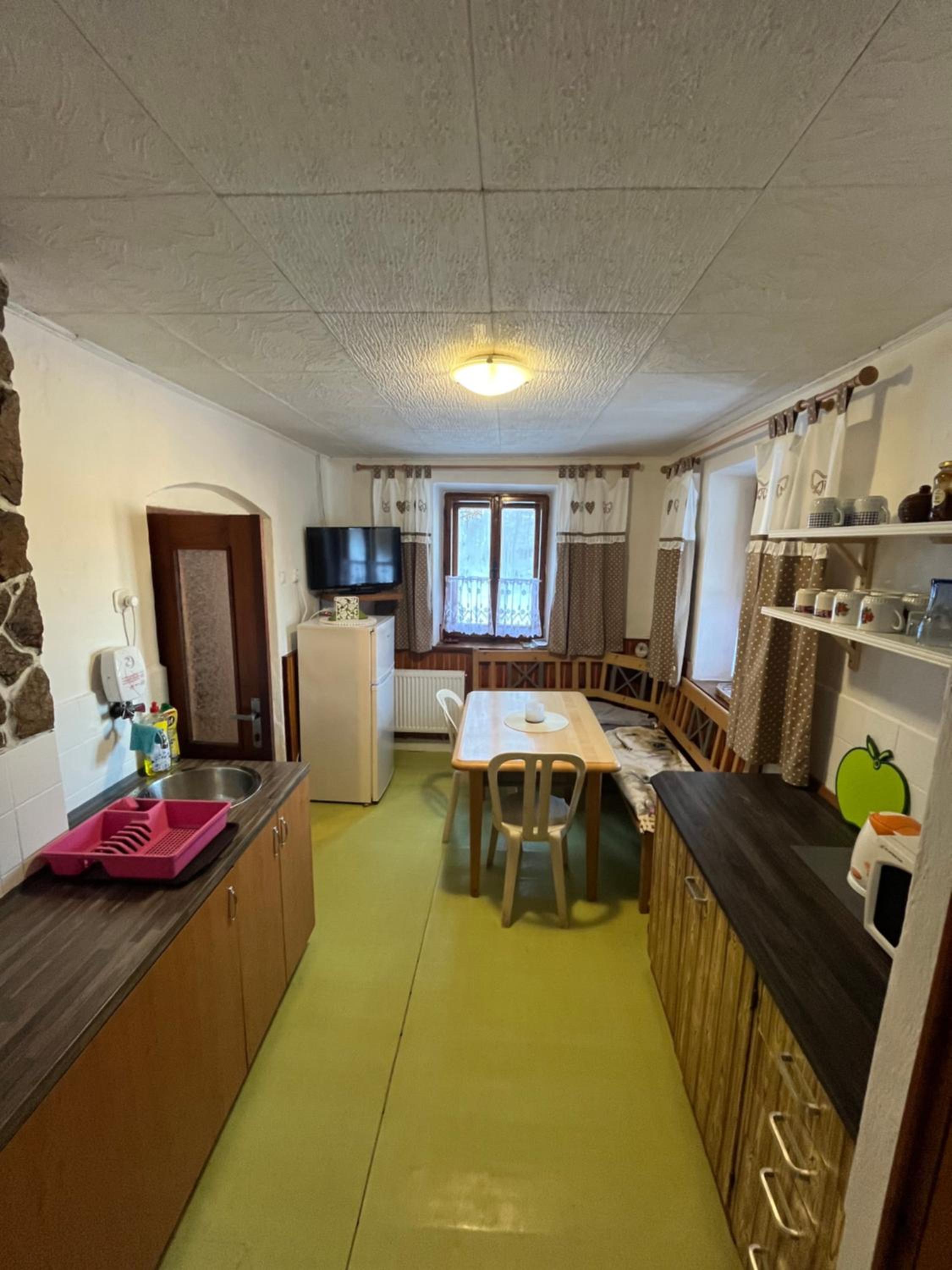 Three-Bedroom Apartment with Mountain View photo 2