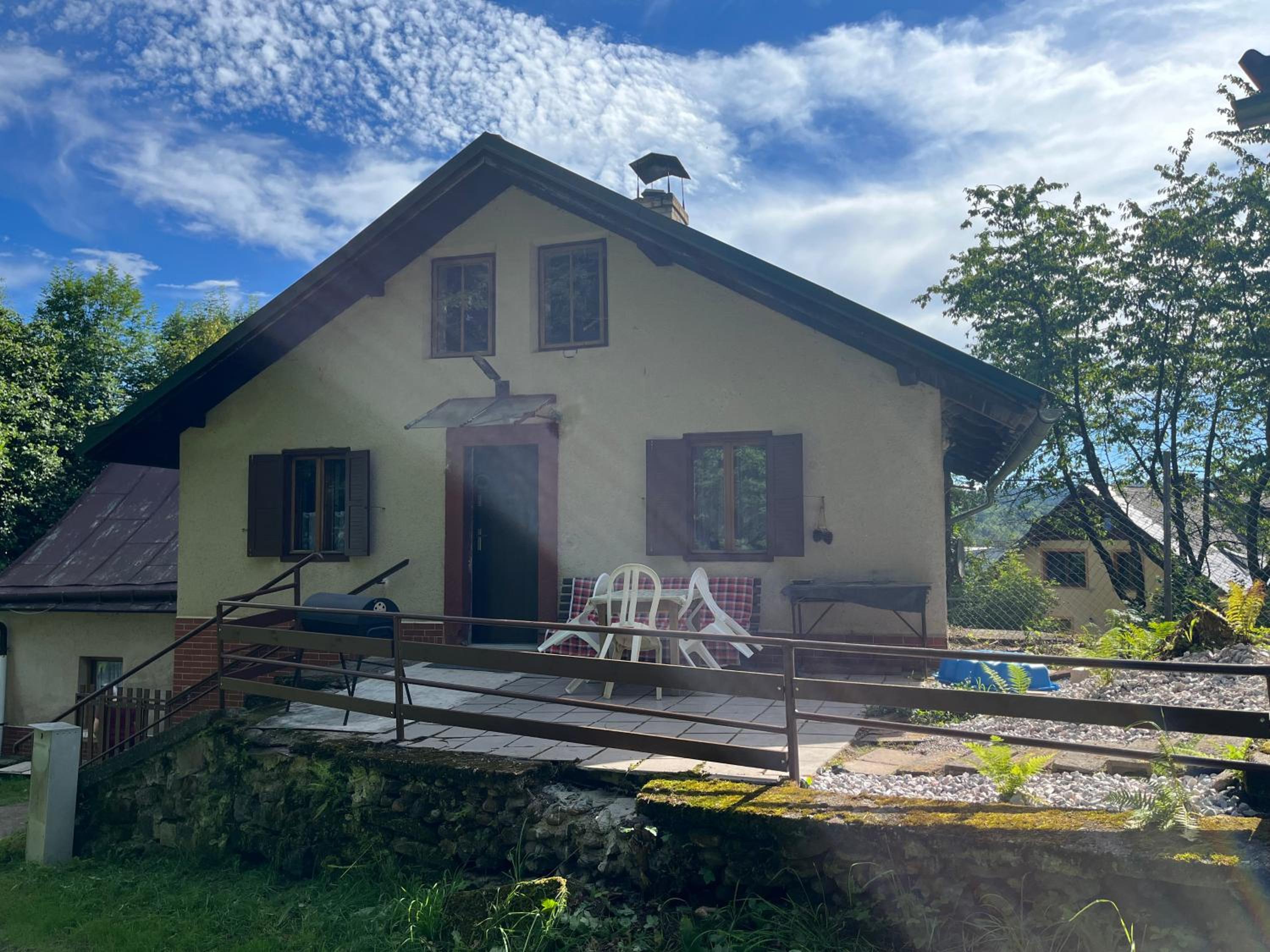 Three-Bedroom Apartment with Mountain View photo 1