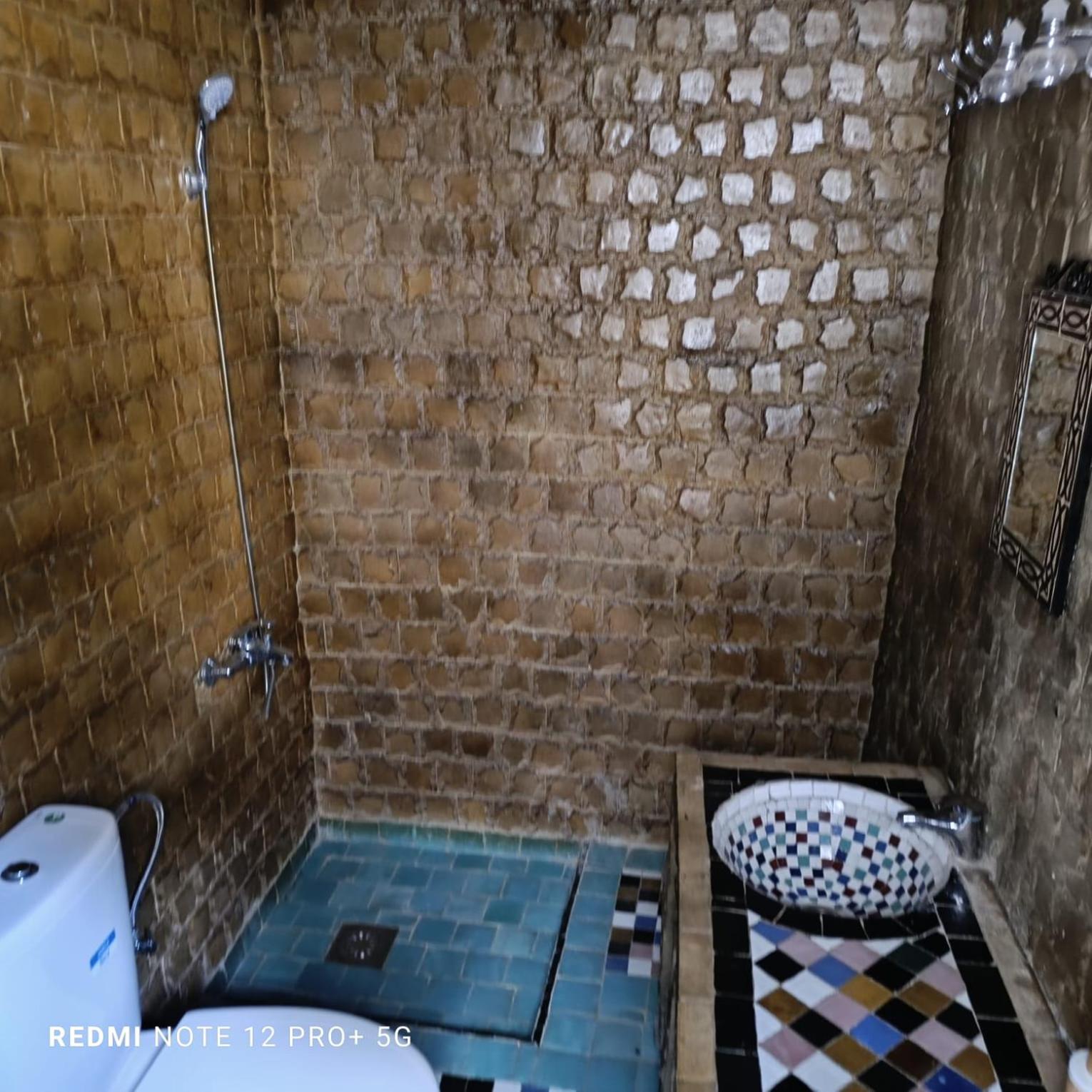 Deluxe Double Room with Bath - Photo 2