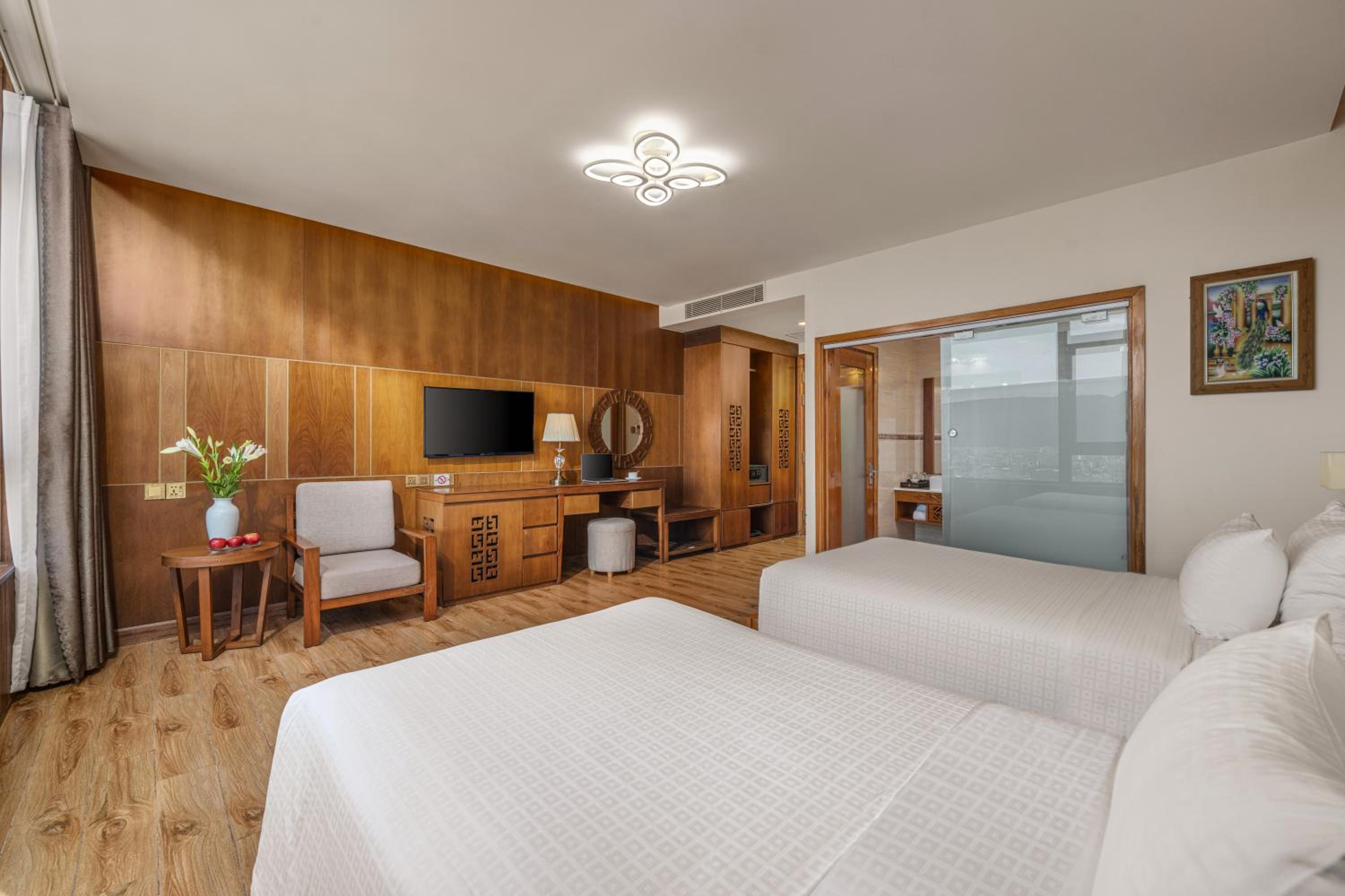 Deluxe Twin with Partial Sea View photo 2