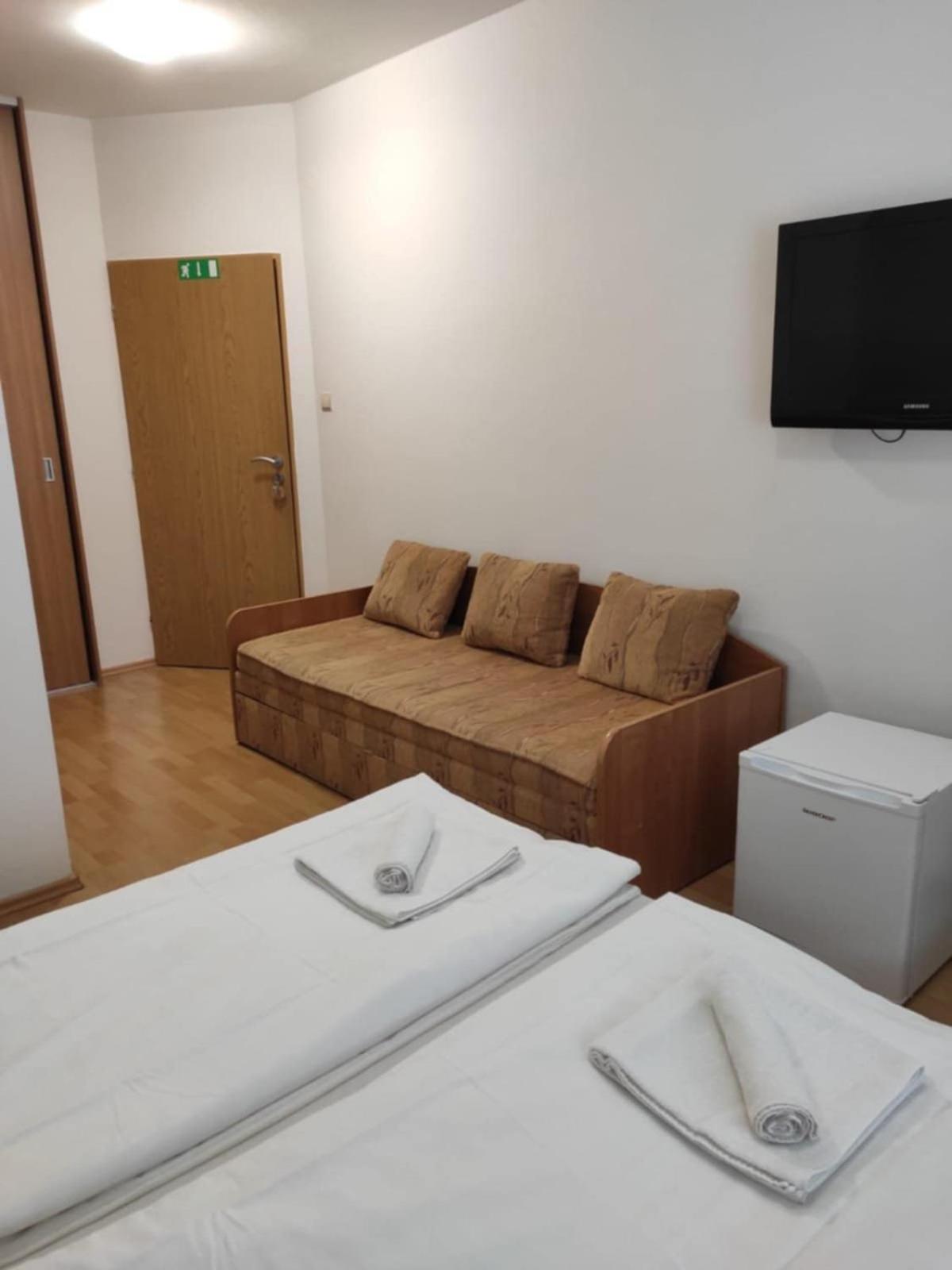 Double or Twin Room photo 1