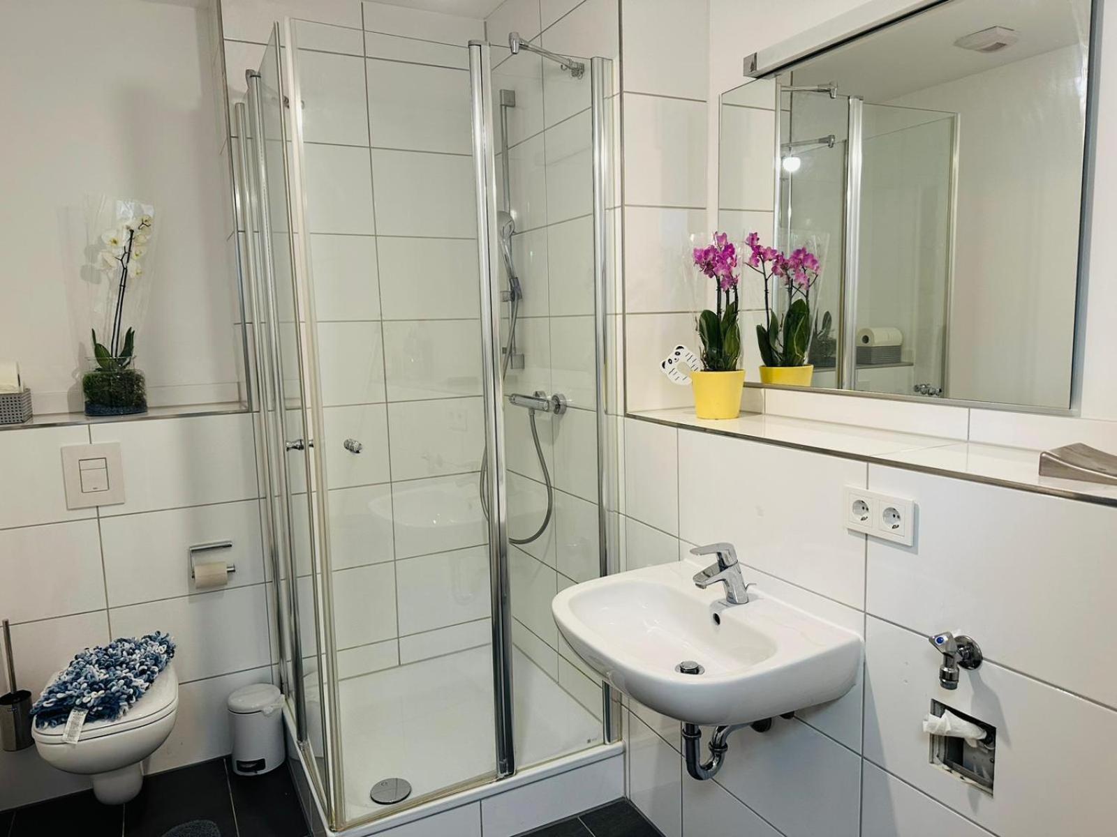 One-Bedroom Apartment - Photo 3