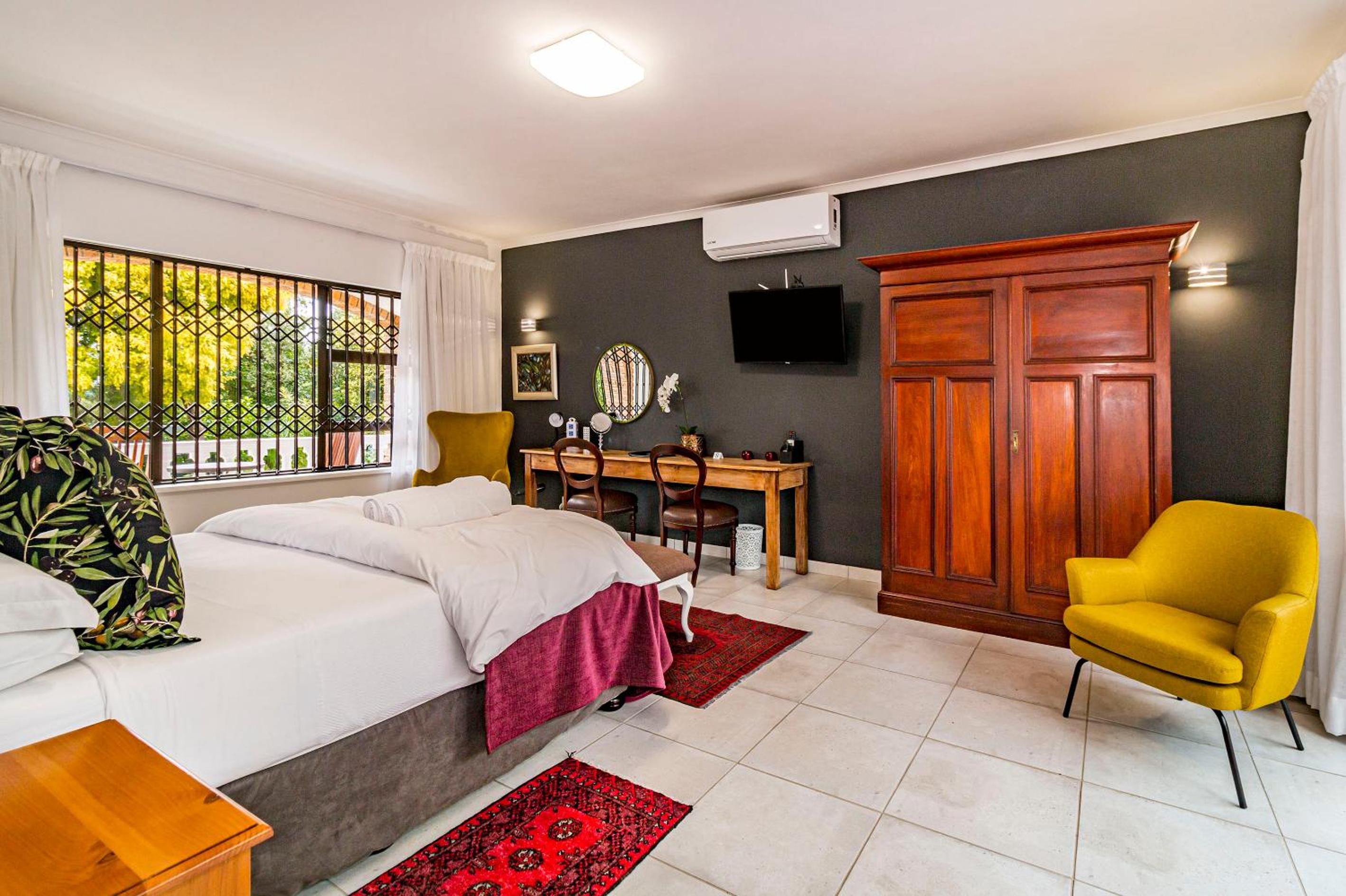 Deluxe King Room photo 1