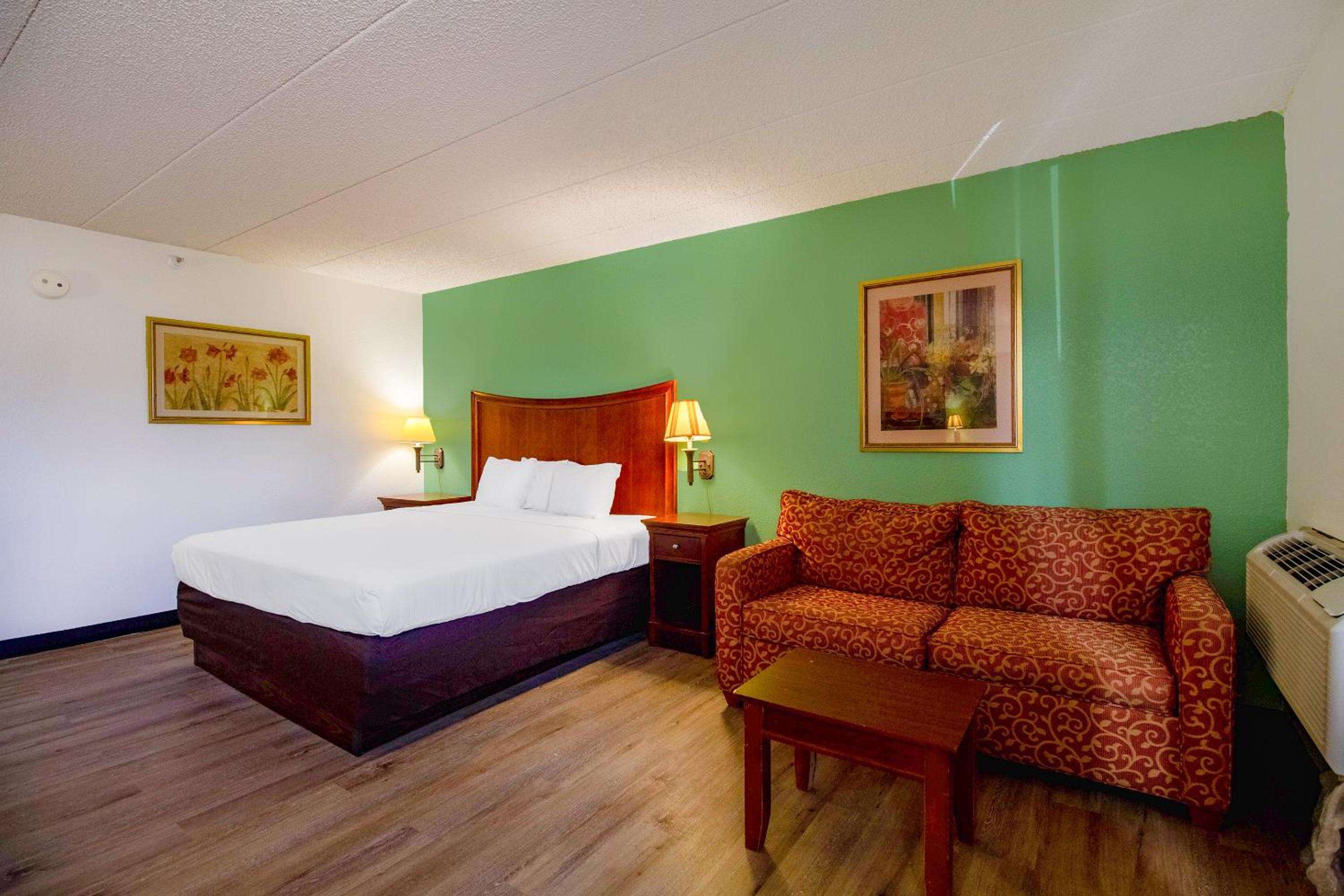 Junior Suite with Kitchenette - Photo 7