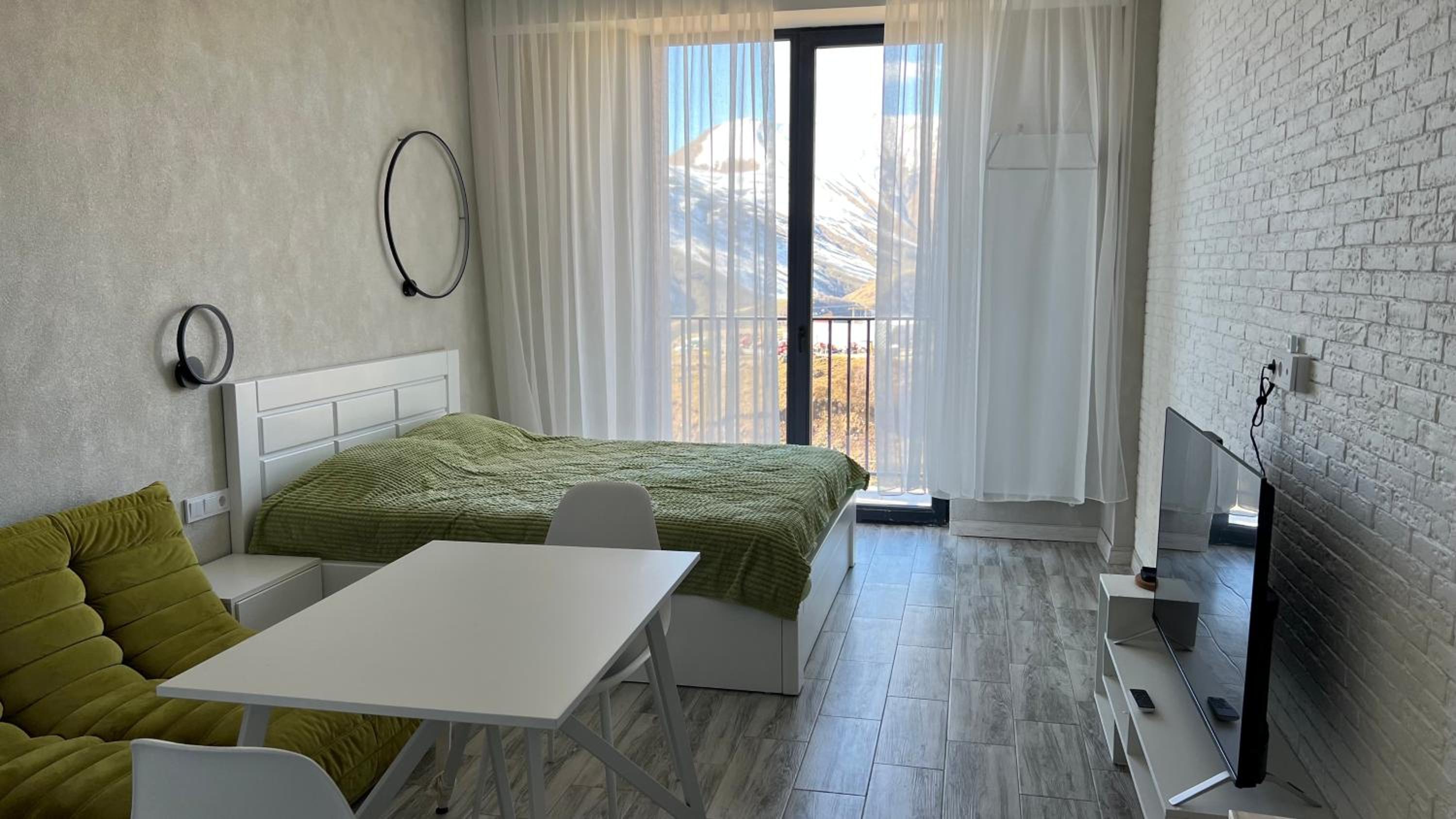 Apartment with View and Balcony photo 1