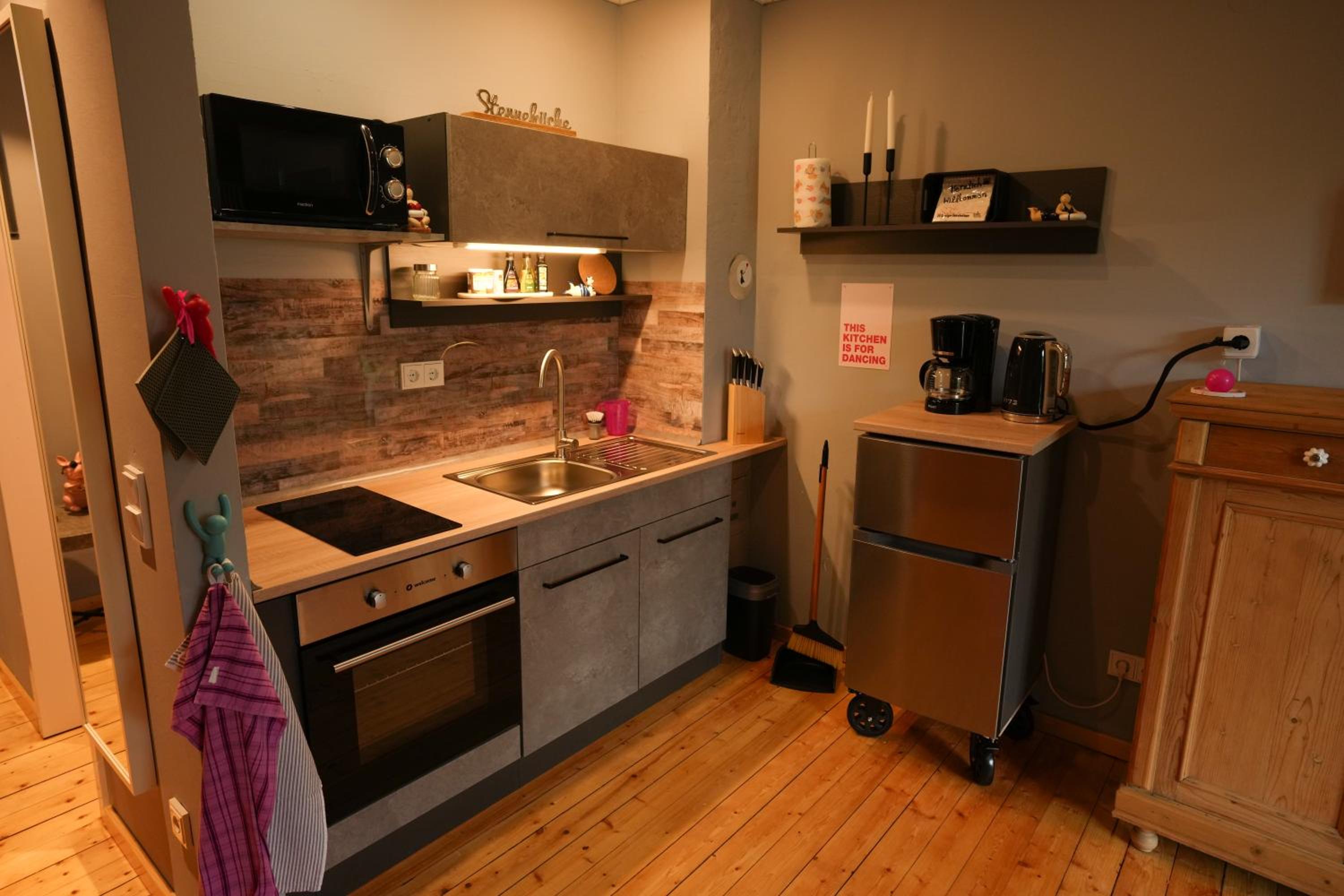 One-Bedroom Apartment photo 2