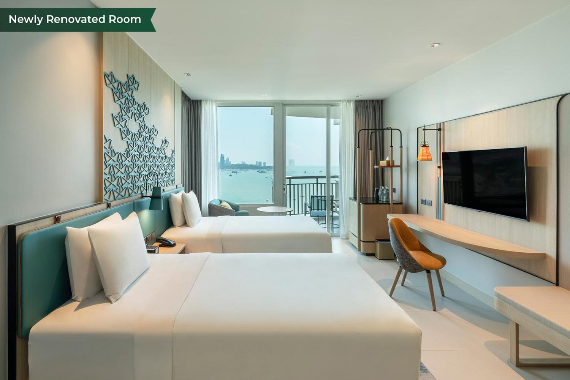 Standard Twin Room With Pattaya Beach View - Bay Tower