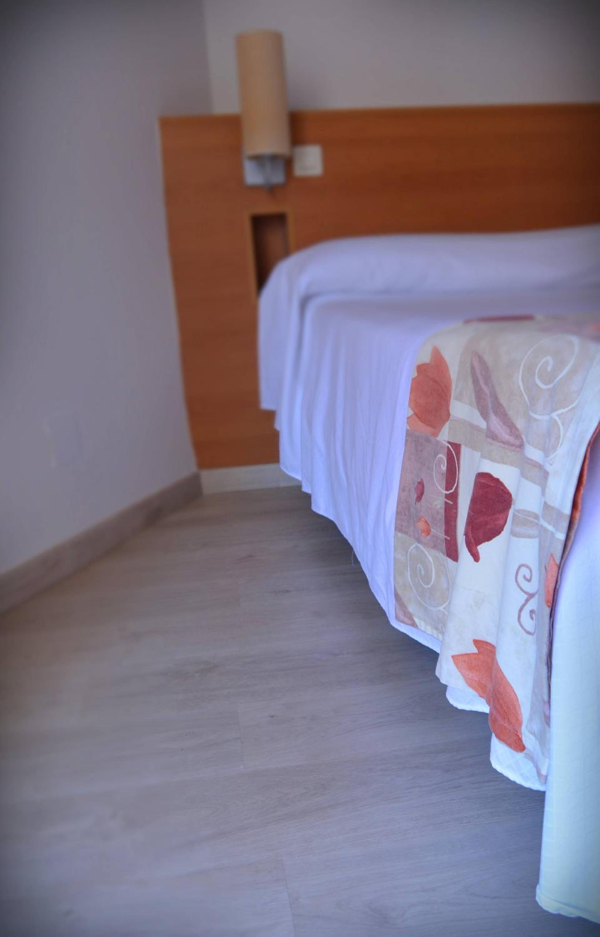 Double or Twin Room - Photo 8