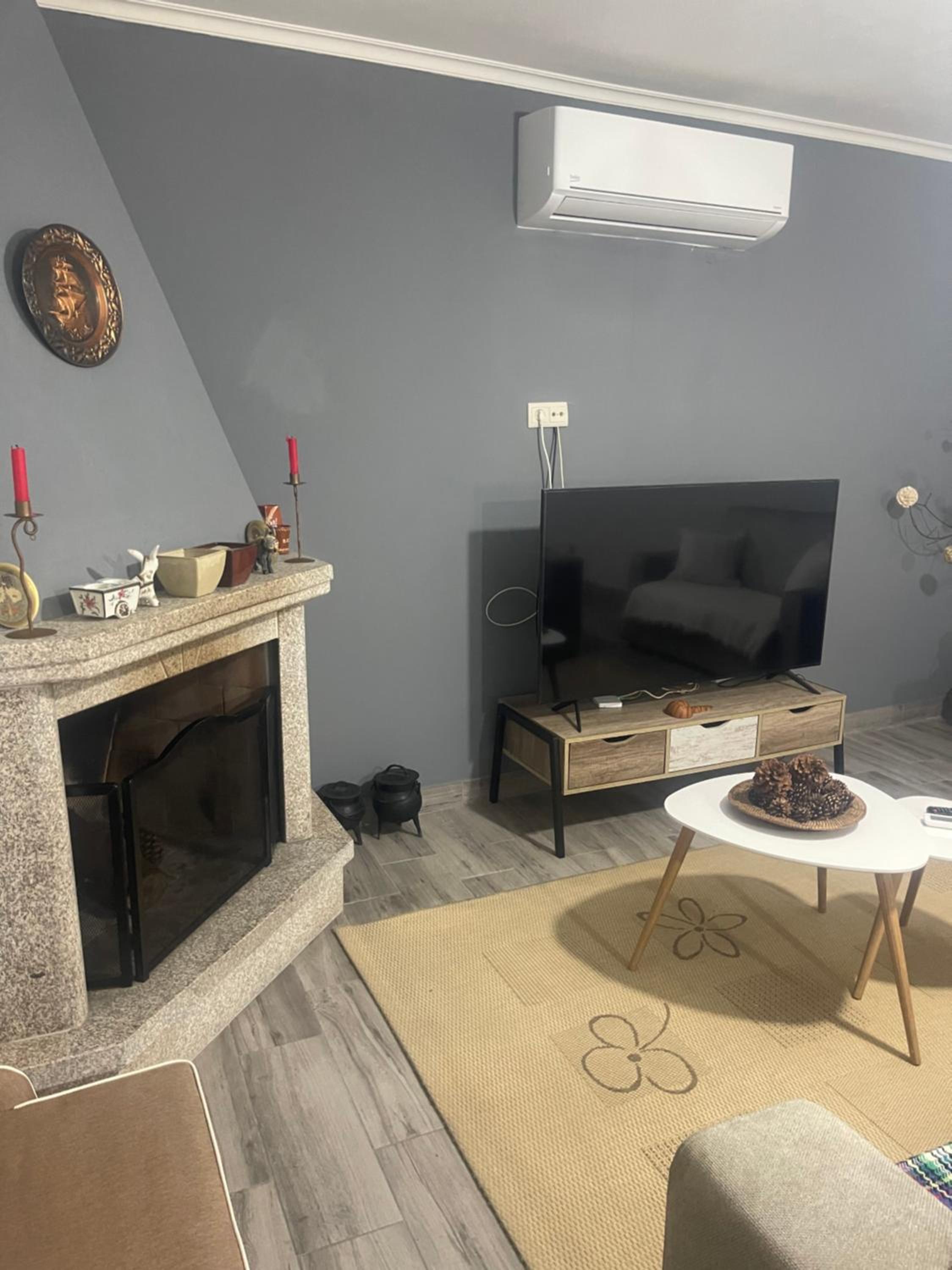 Two-Bedroom House - Photo 9