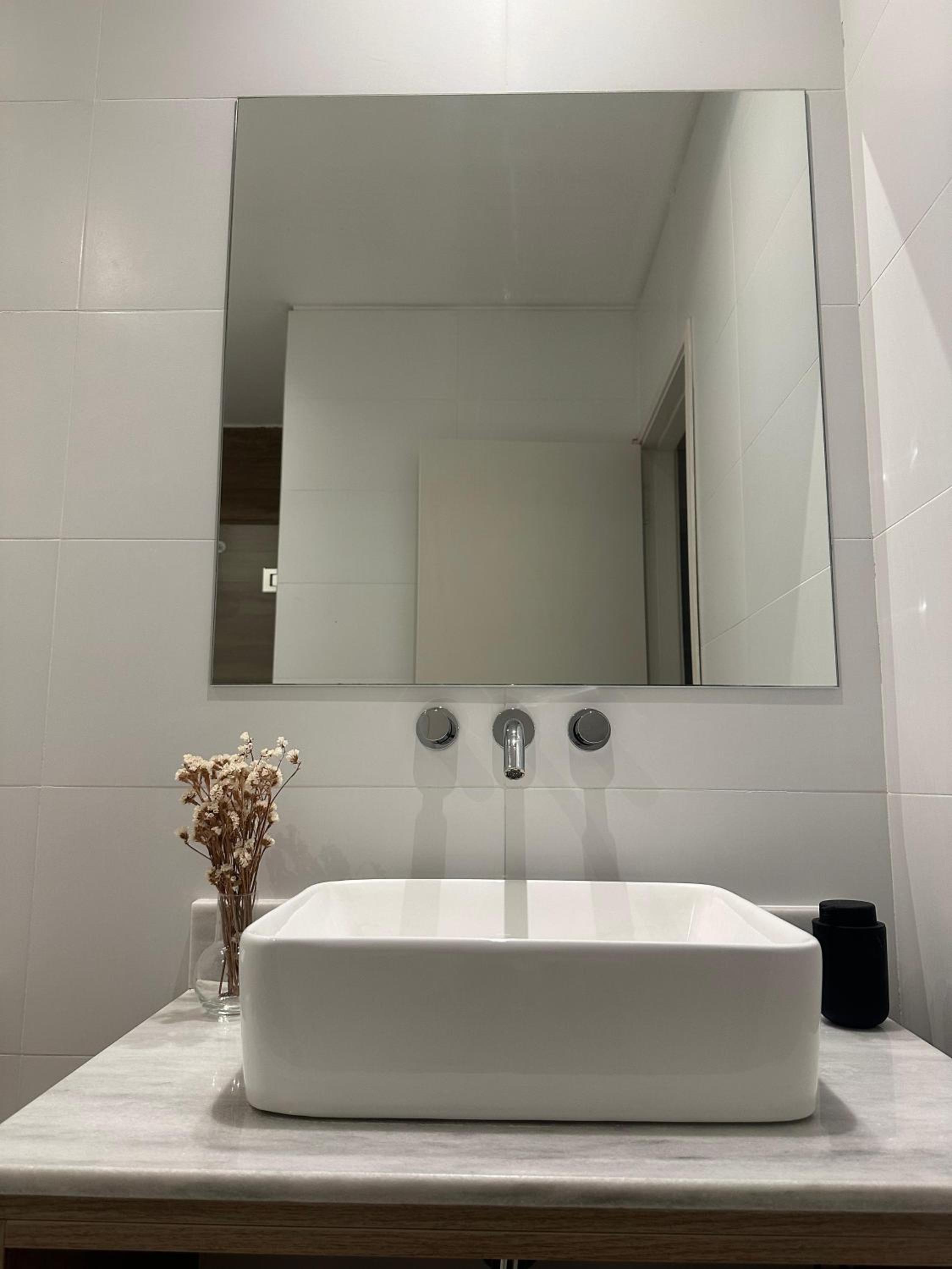 Double or Twin Room with Private Bathroom photo 3