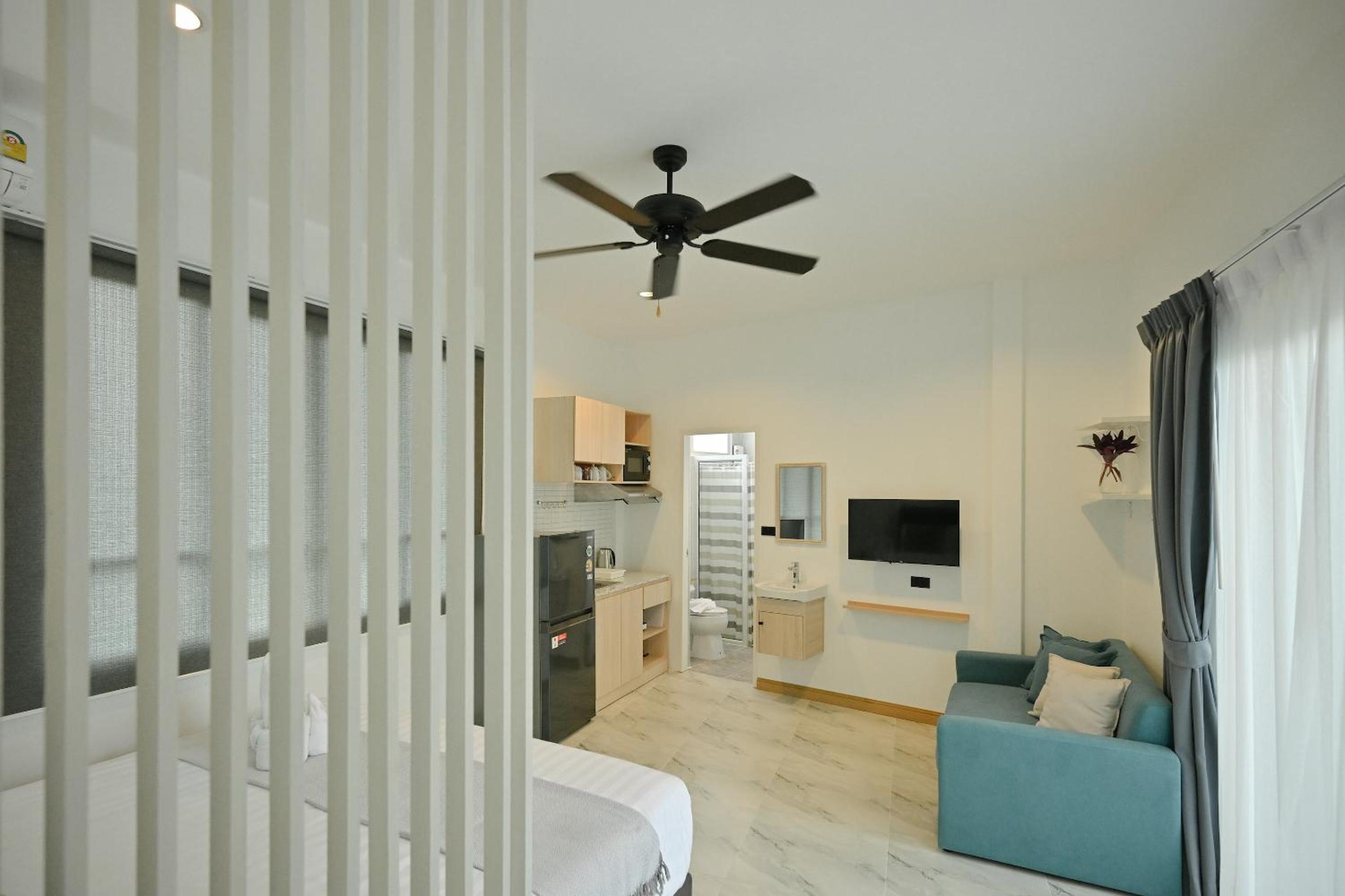 Deluxe Room - Photo 3