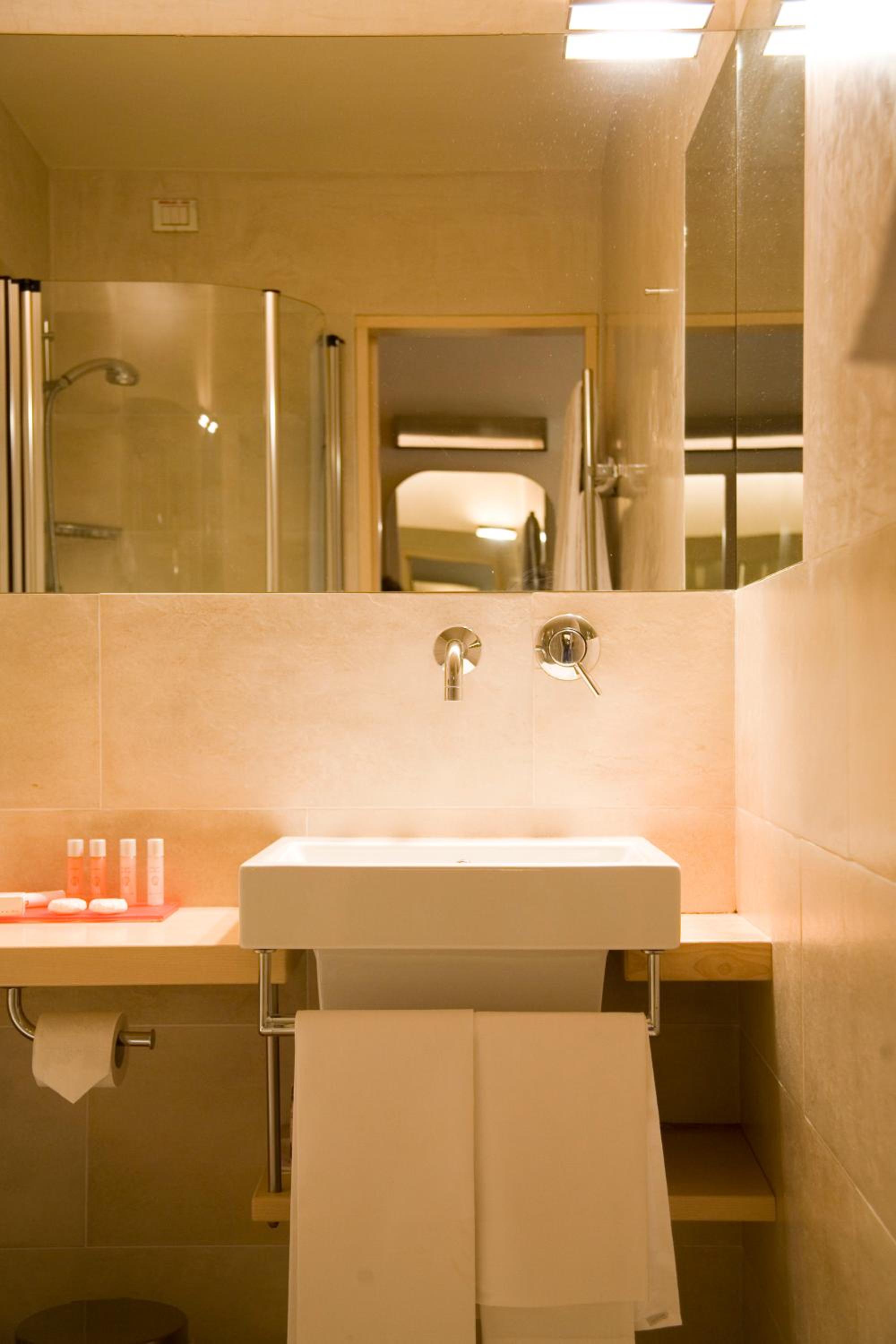 Classic Double Room - Photo 9