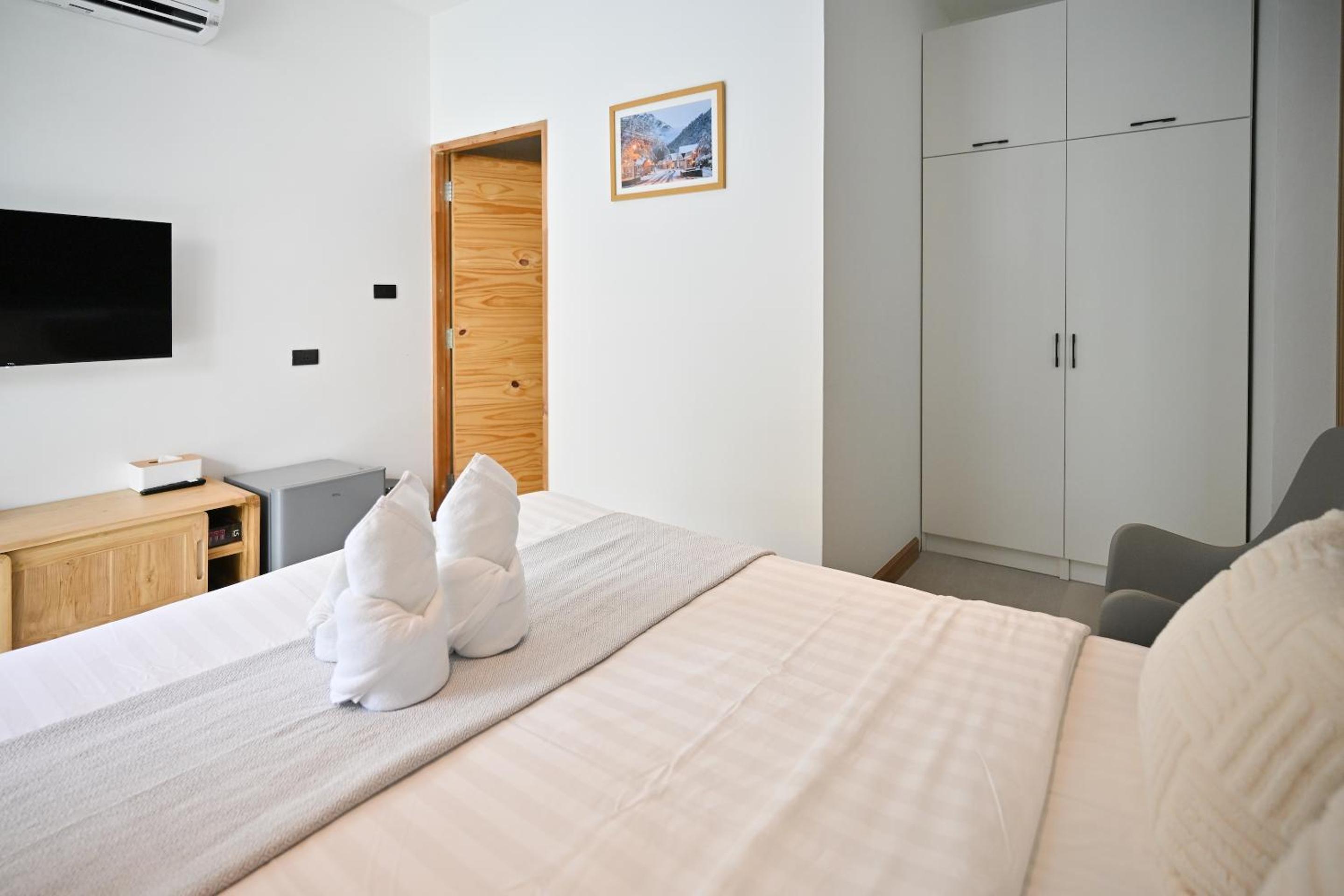 Superior Double Room - Photo 8