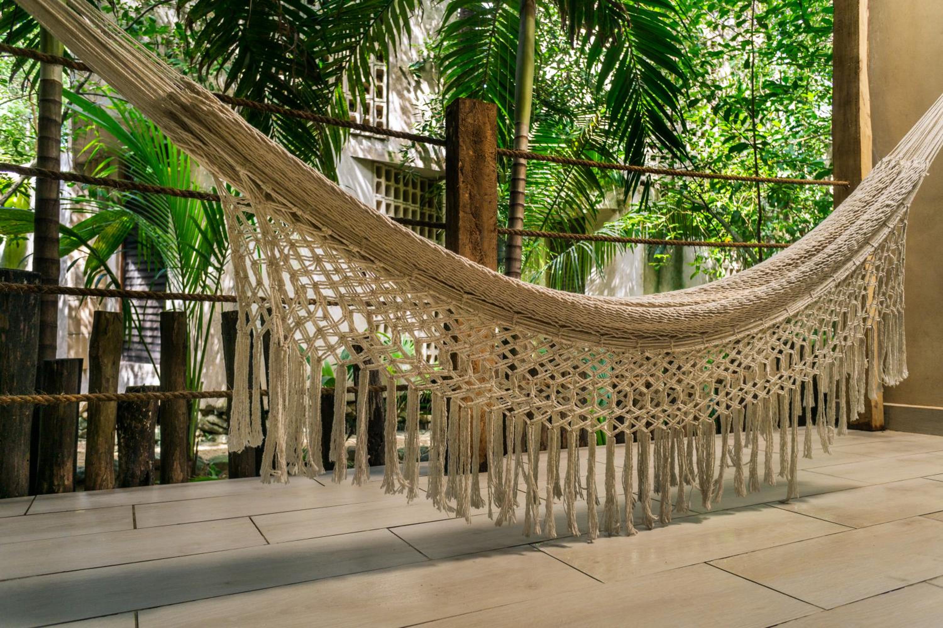 King Room with Balcony - Photo 10