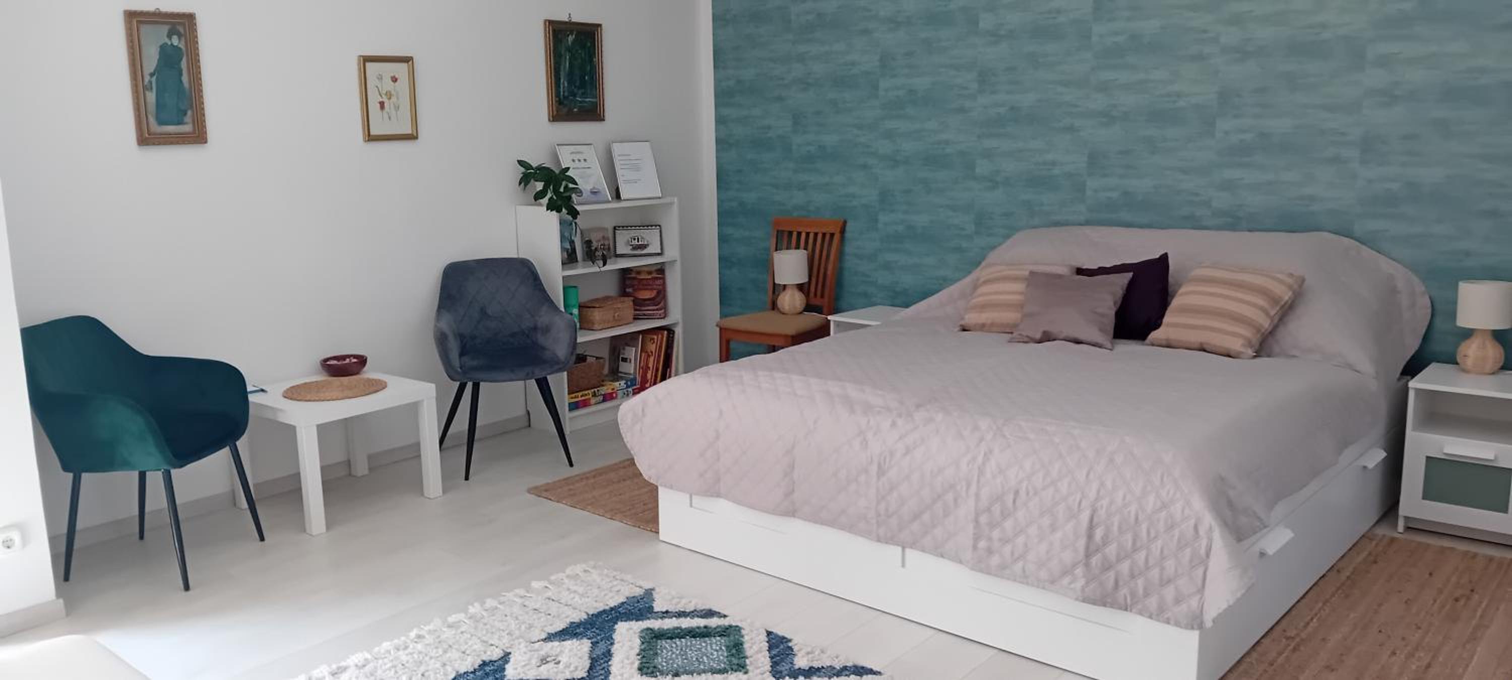 One-Bedroom Apartment photo 2