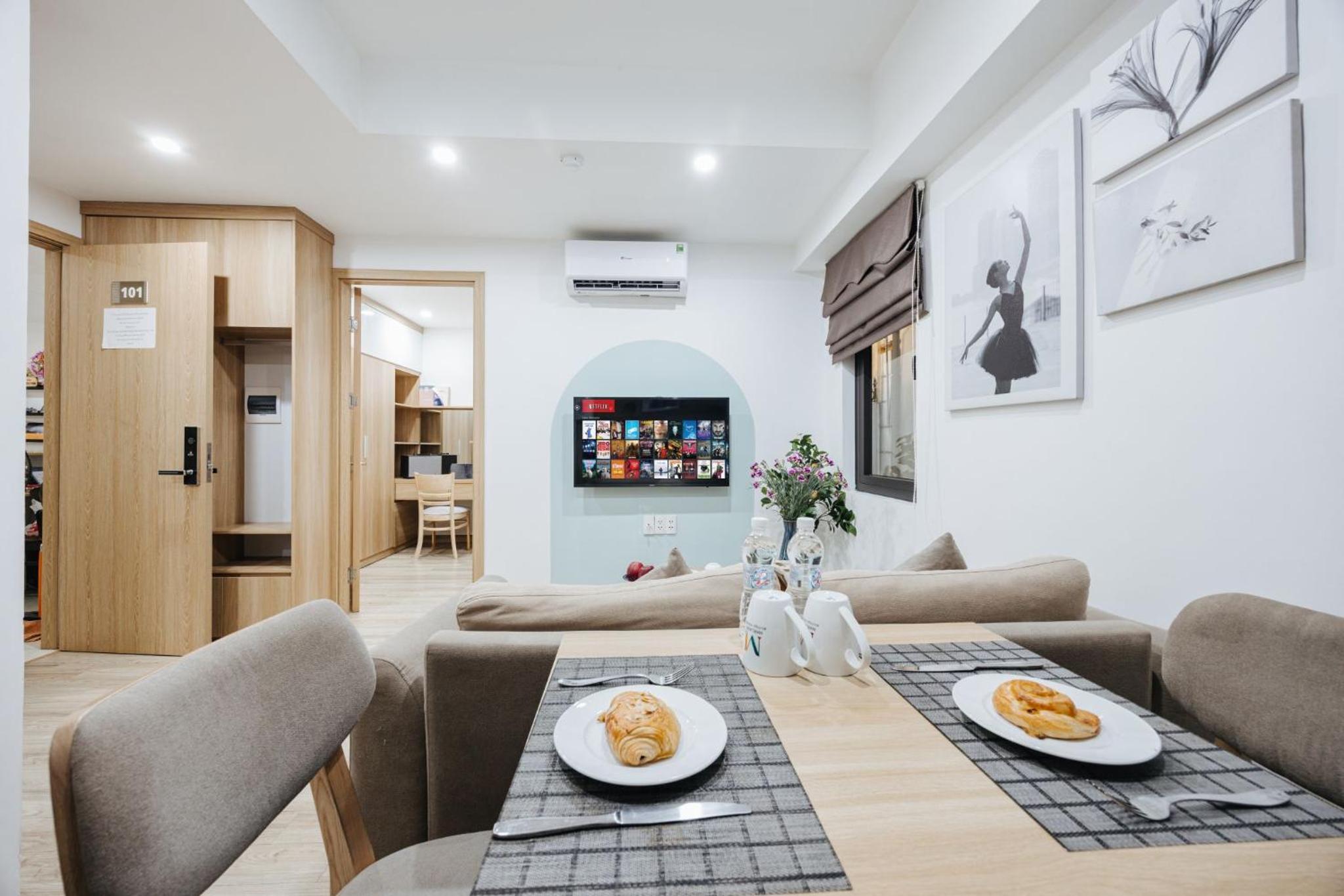 Apartment with Garden View