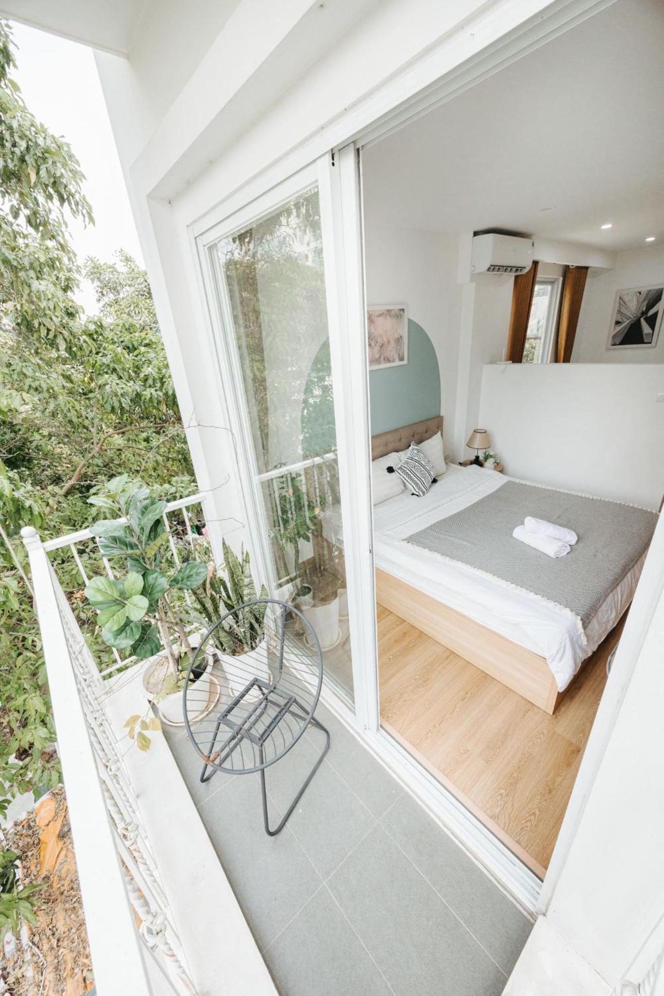 Studio with Balcony