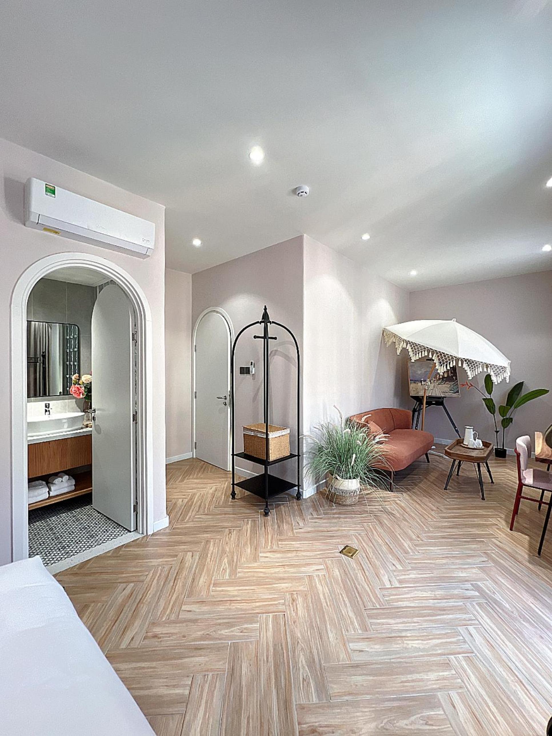 Deluxe Double Room with Balcony photo 2