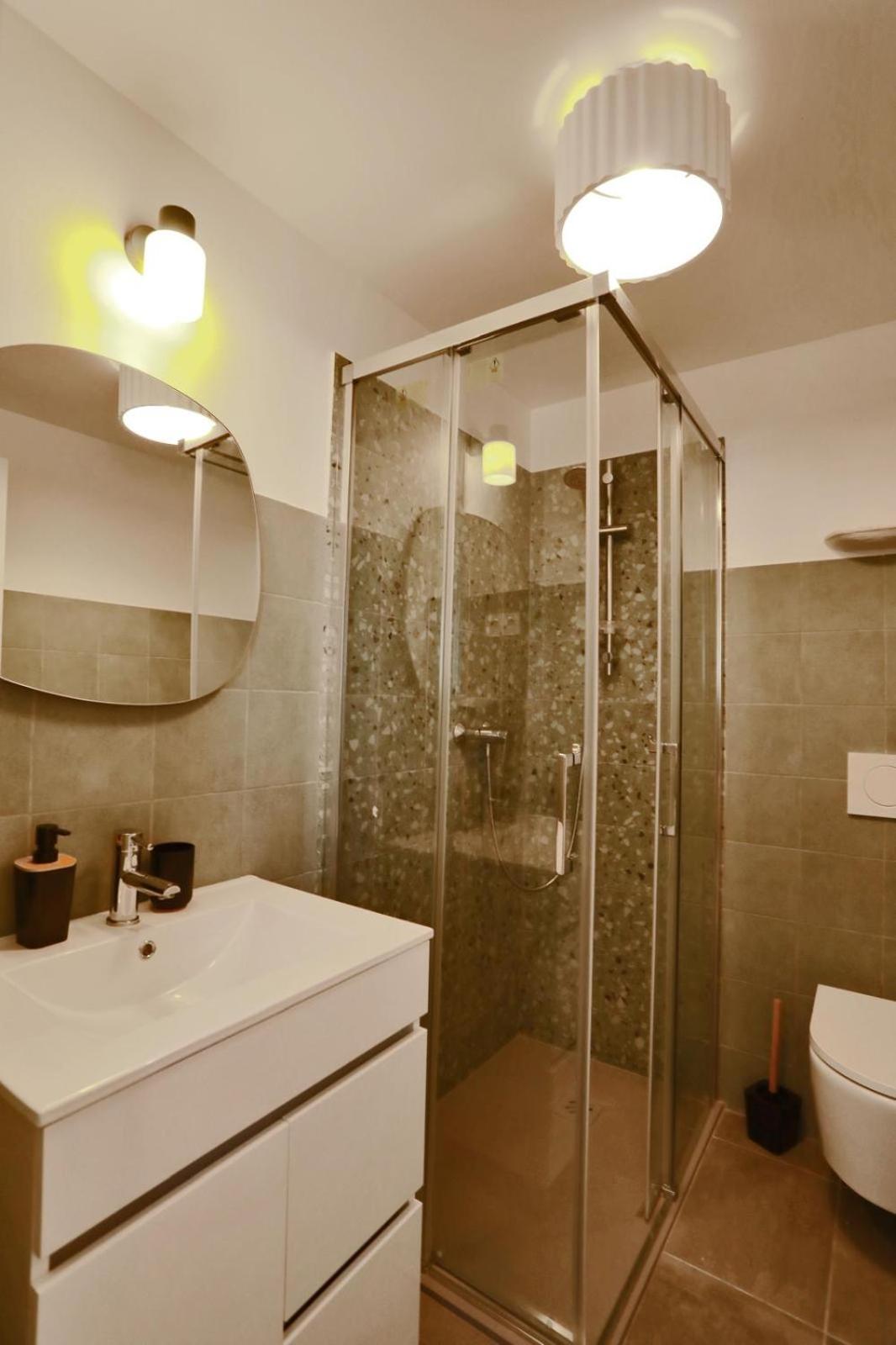 Apartment with Terrace photo 2