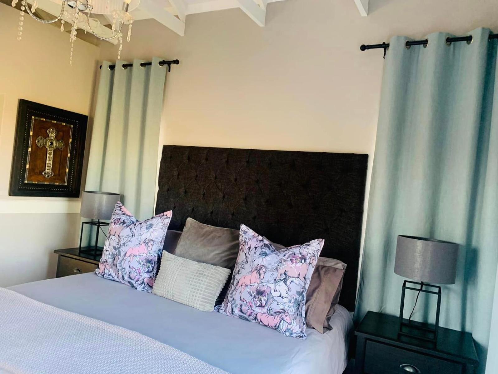 Luxury King Room - Photo 4