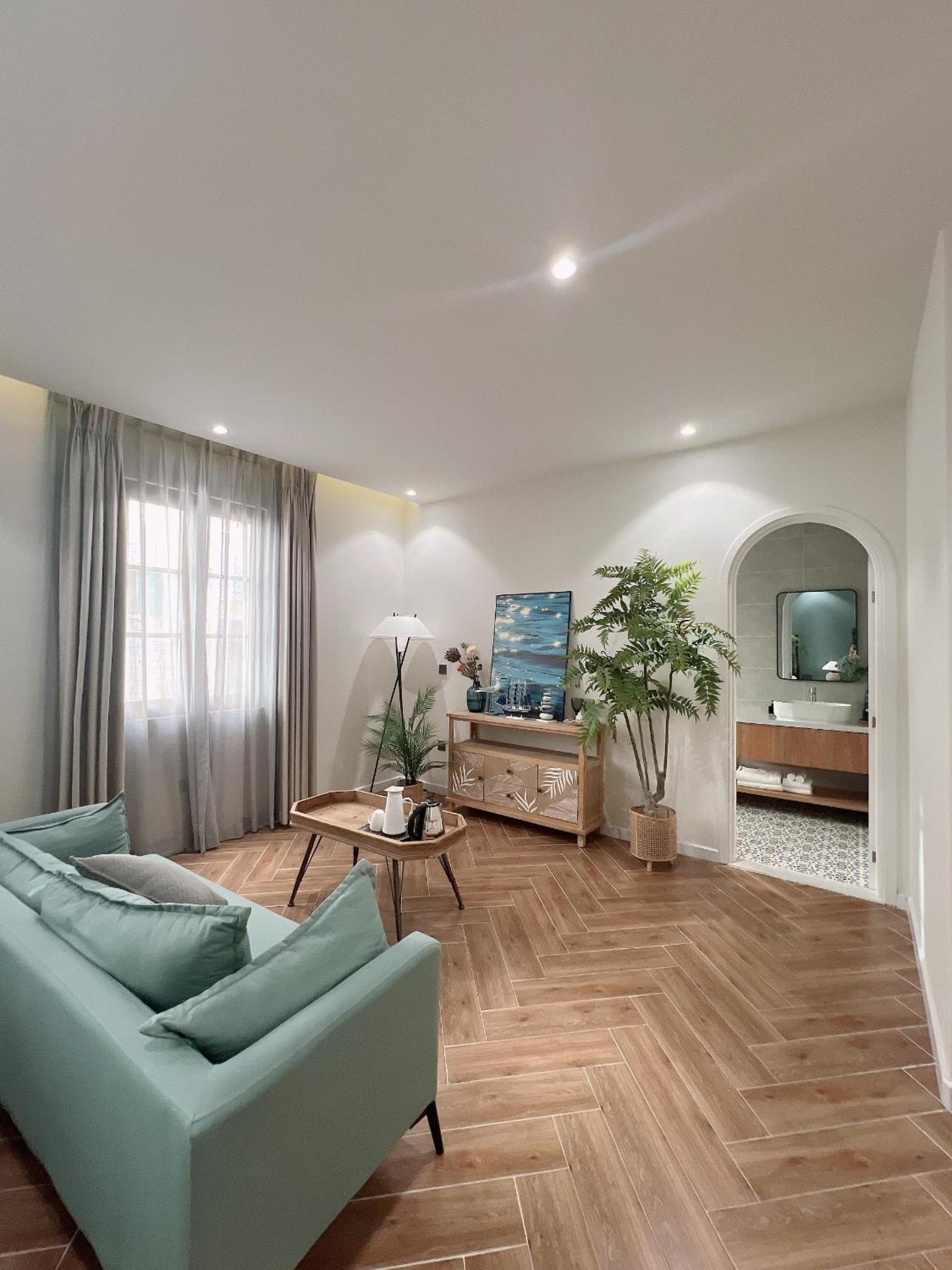 Deluxe King Room photo 2