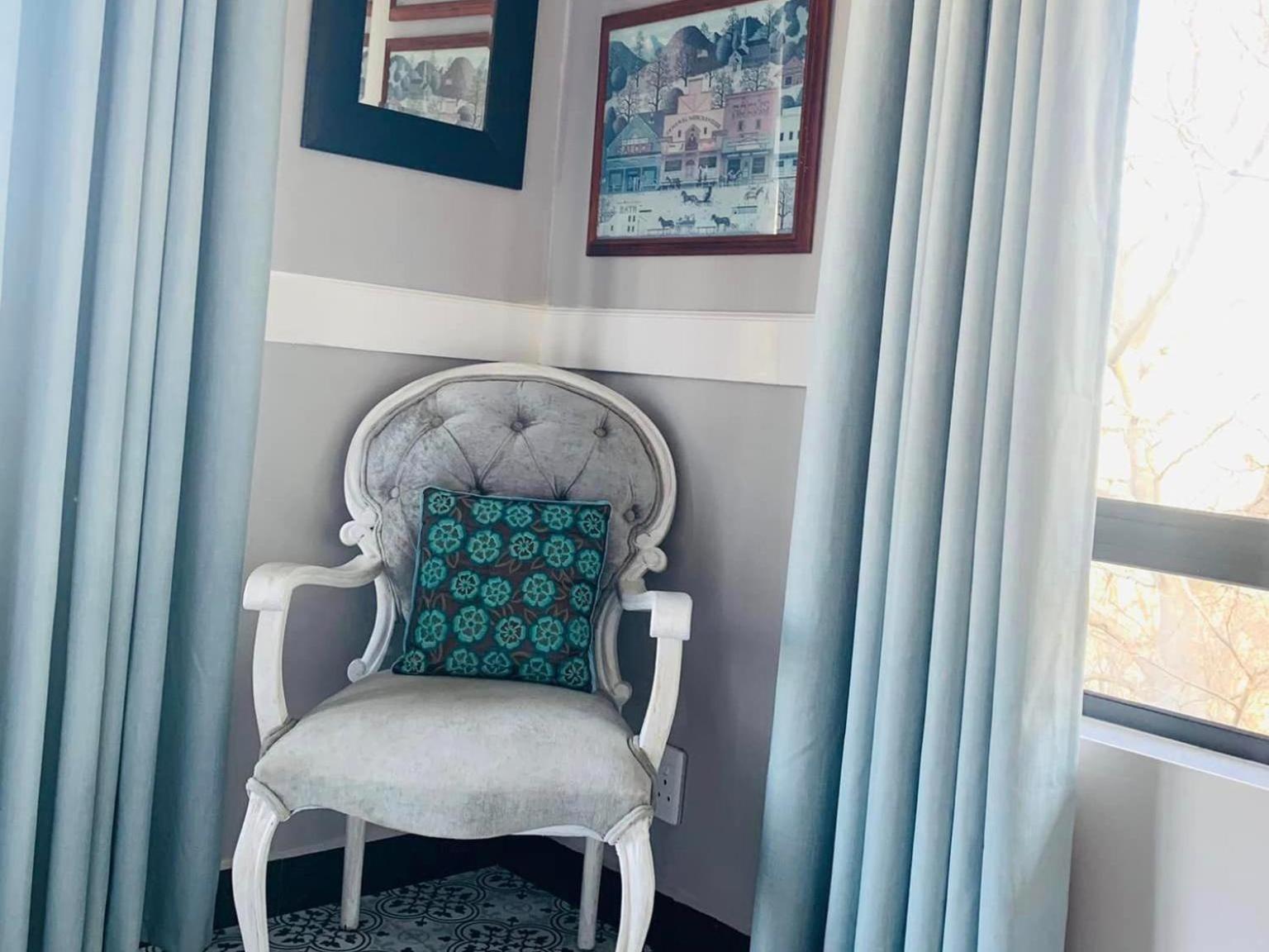 Luxury King Room - Photo 15