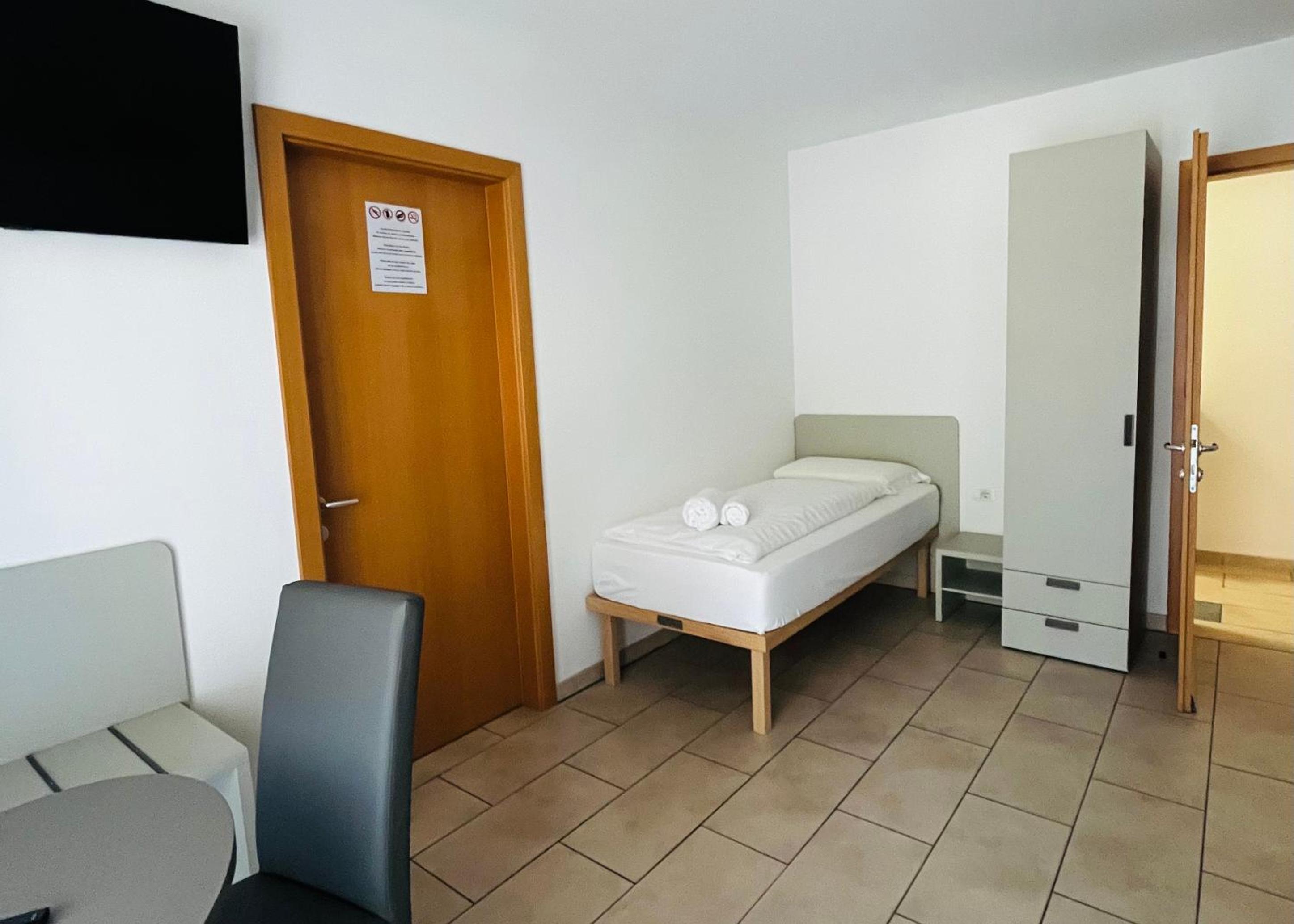 Double or Twin Room - Photo 1