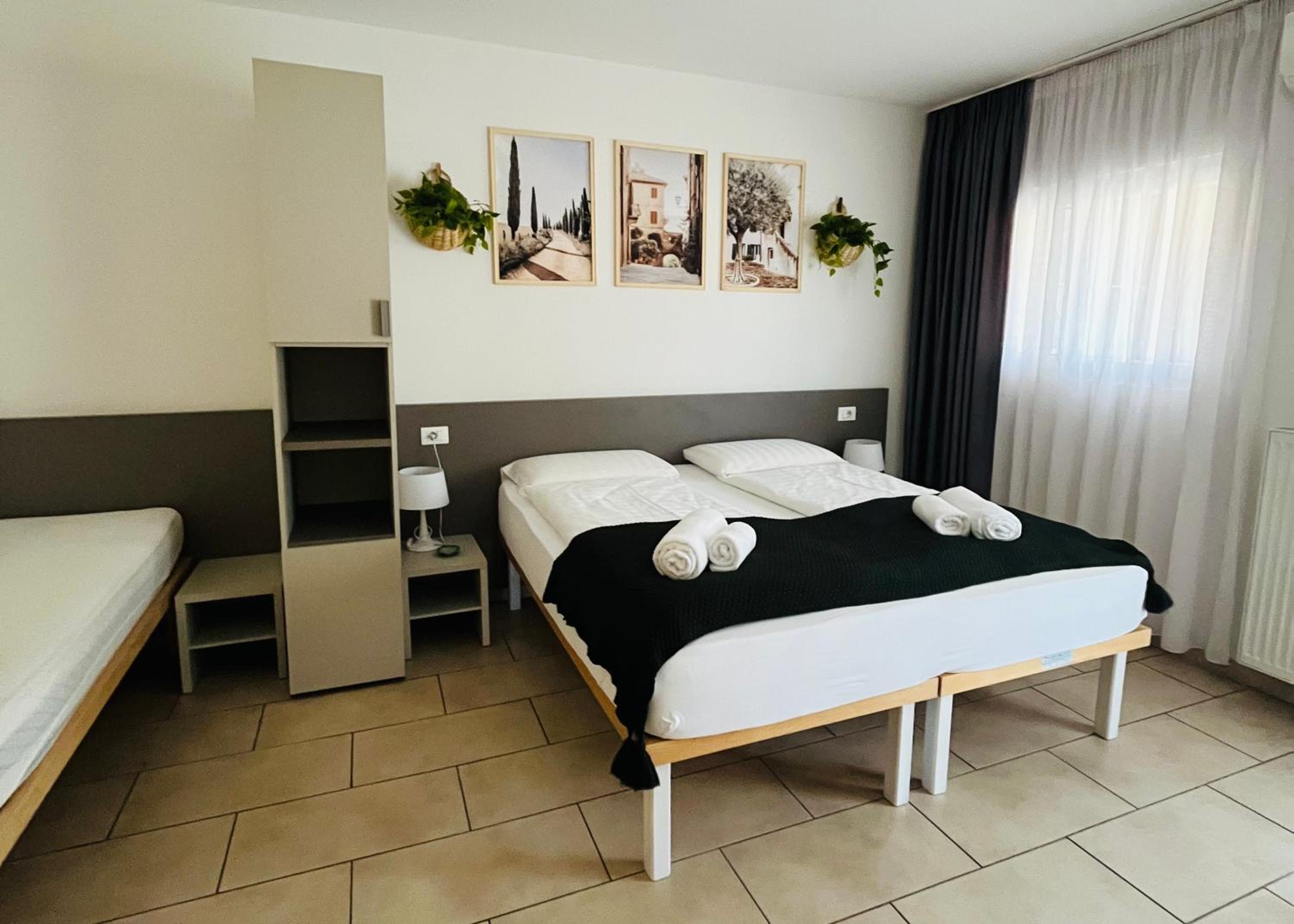 Double or Twin Room - Photo 3