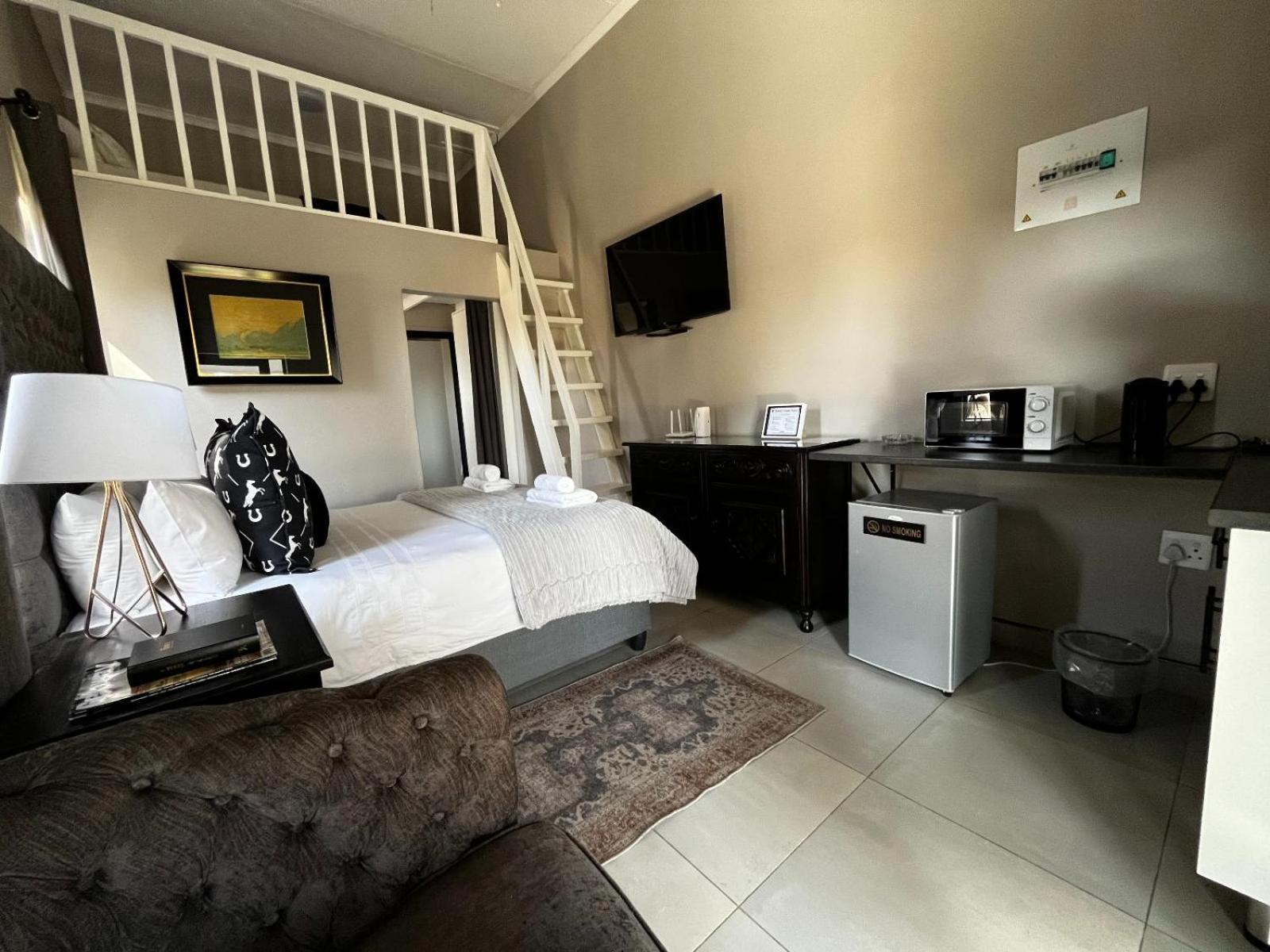 Comfort Family Room - Photo 2