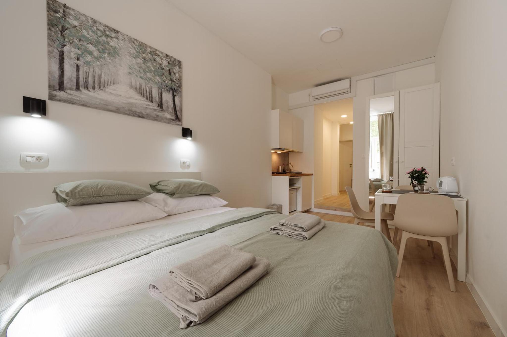 Deluxe Double Room with Extra Bed