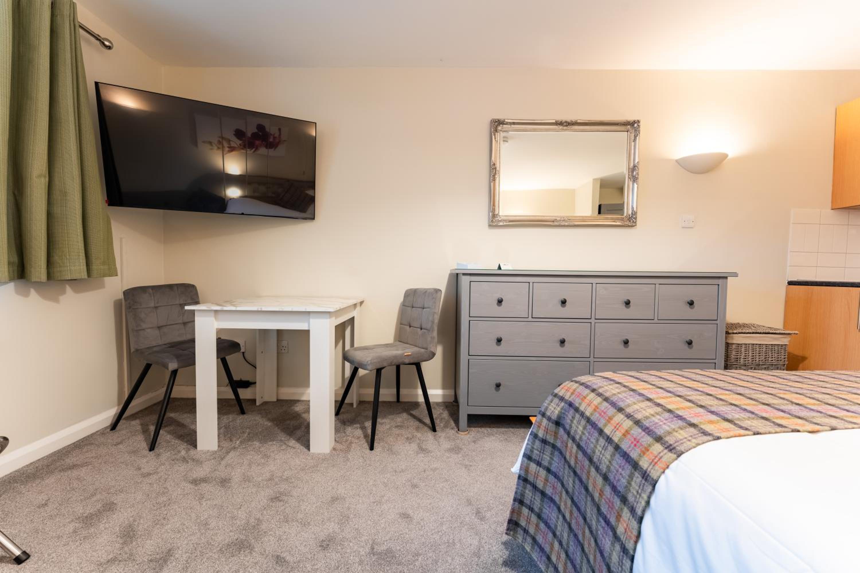Deluxe Double Room with Shower photo 2