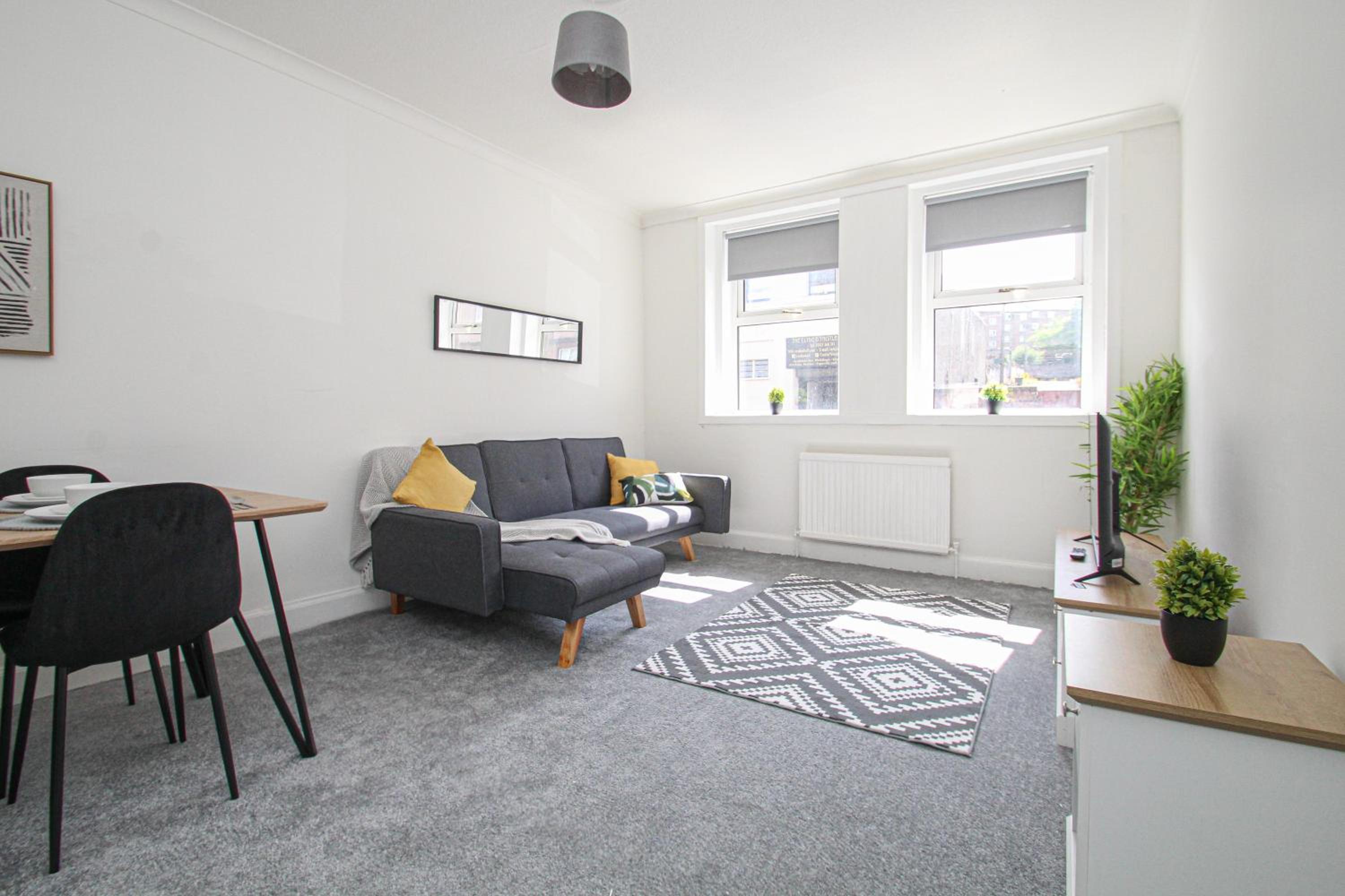 Three-Bedroom Apartment photo 1
