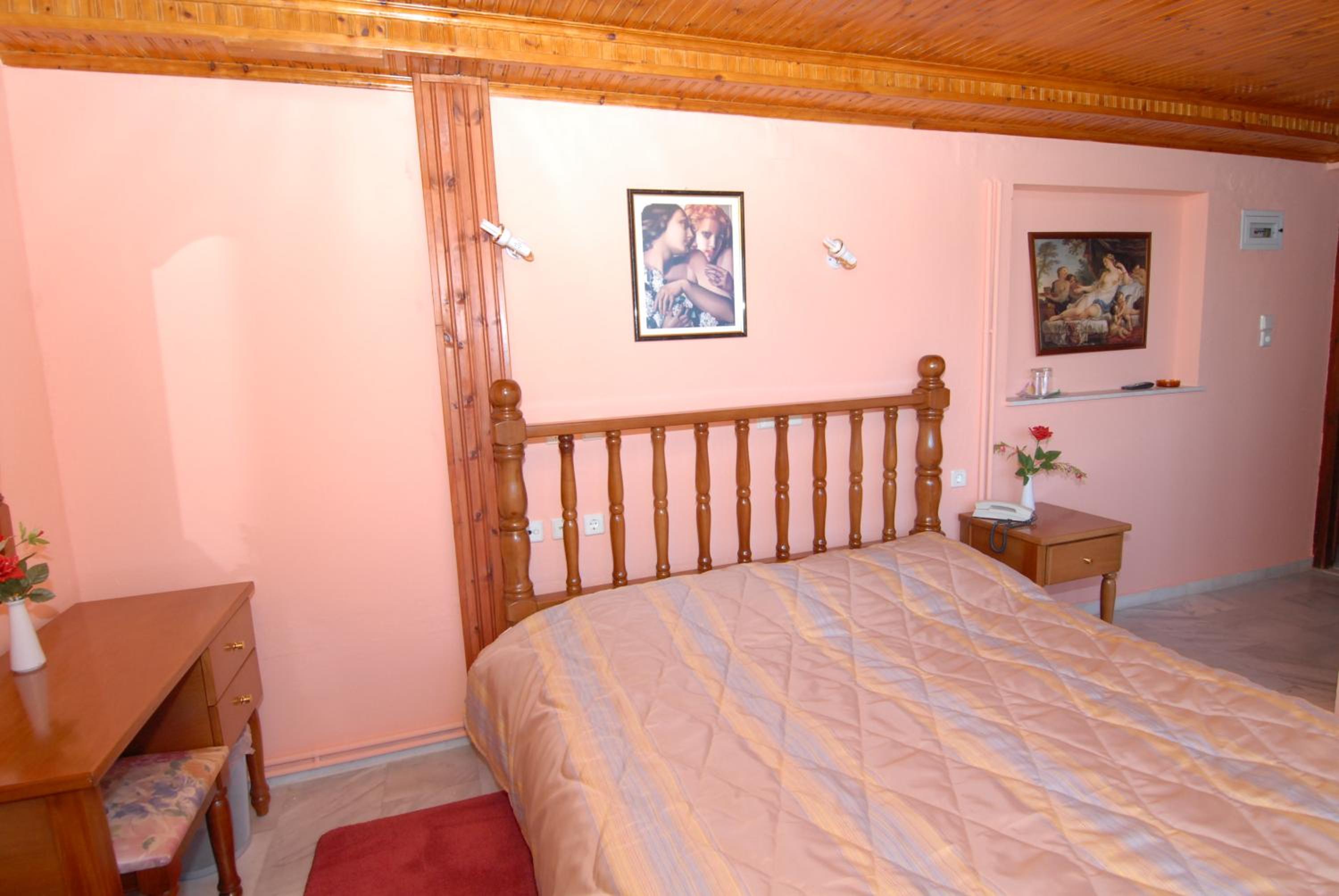 Double or Twin Room - Photo 3