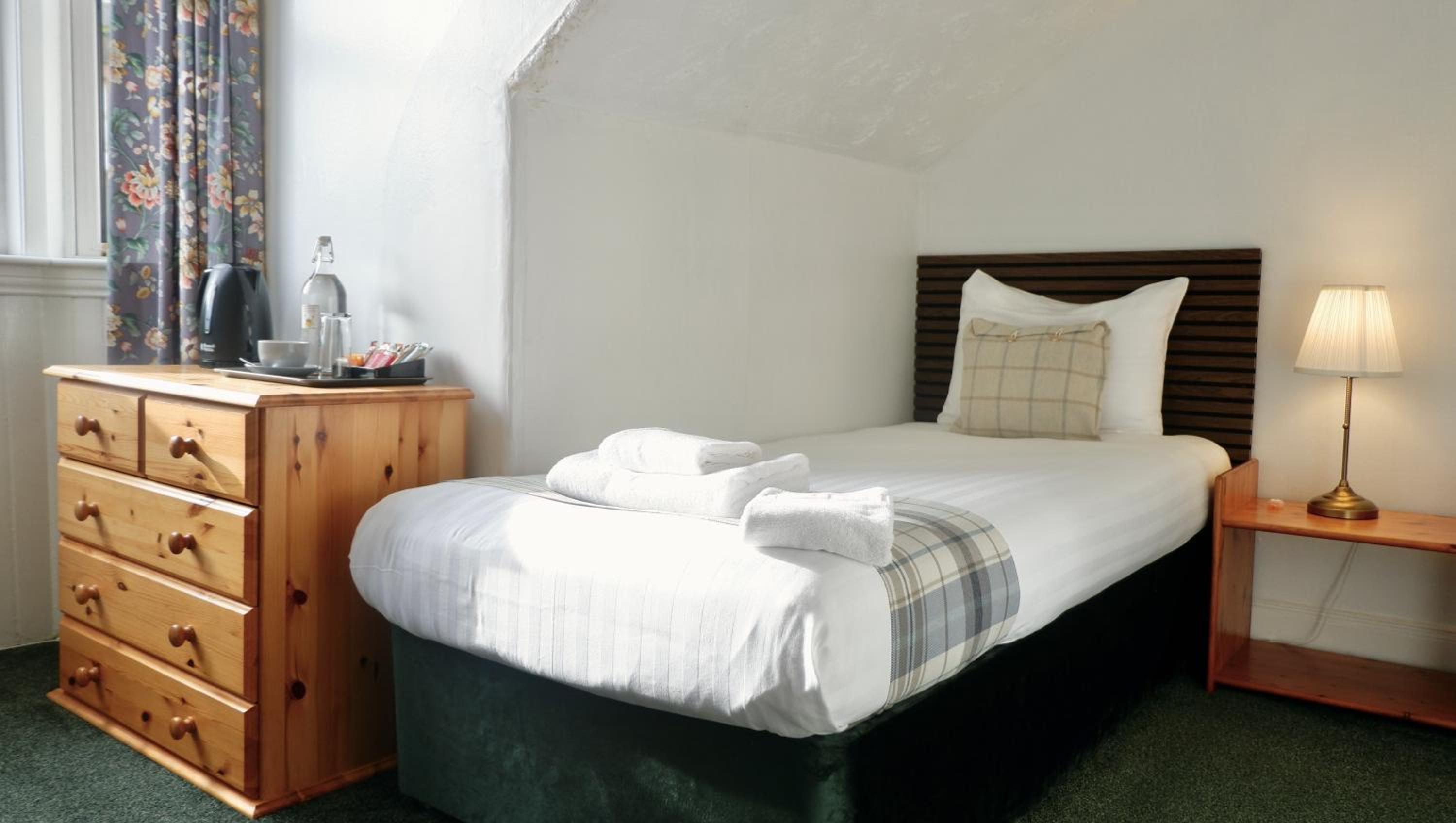 Single Room with Shared Bathroom