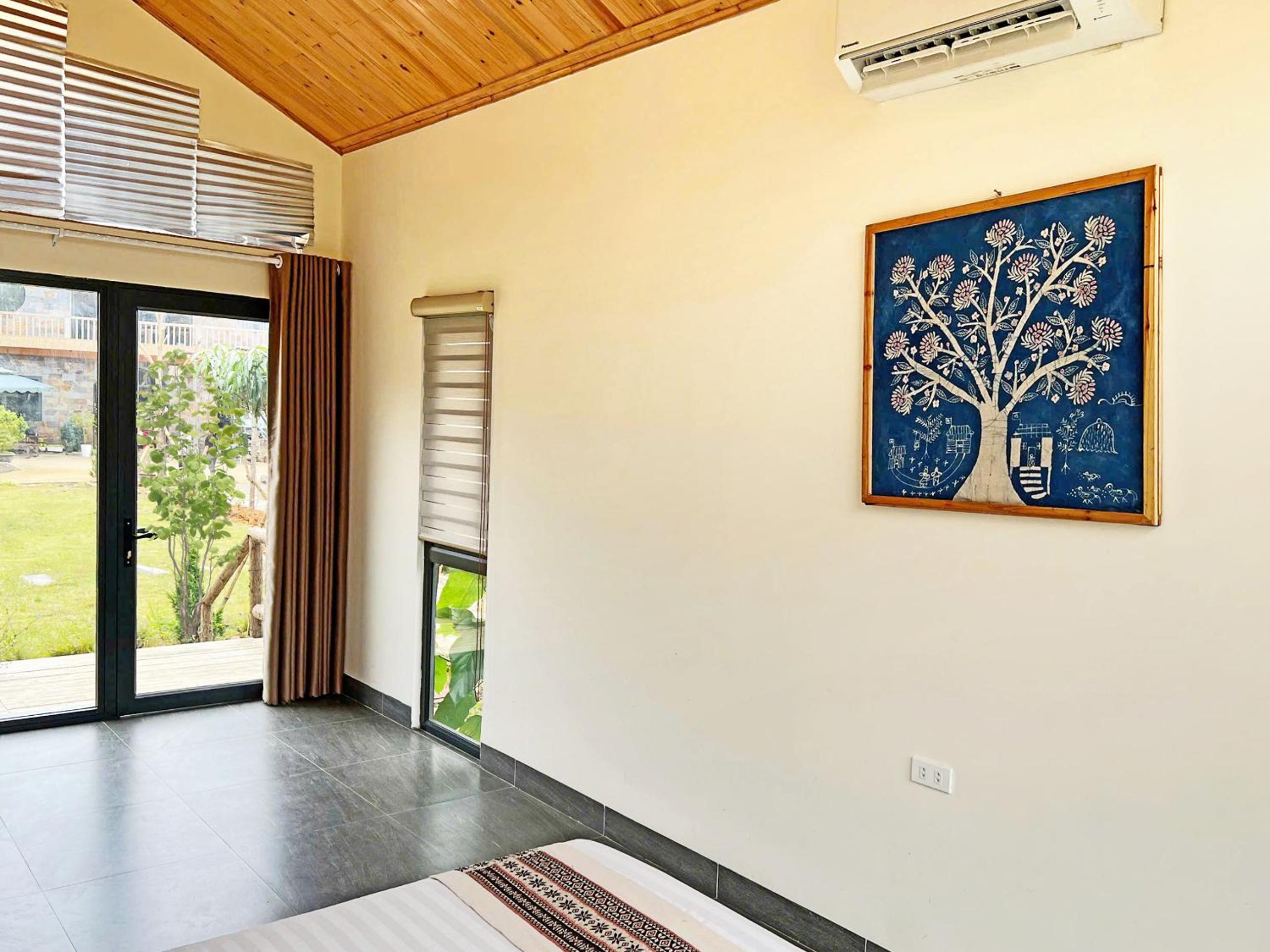 Deluxe Bungalow - Photo 2