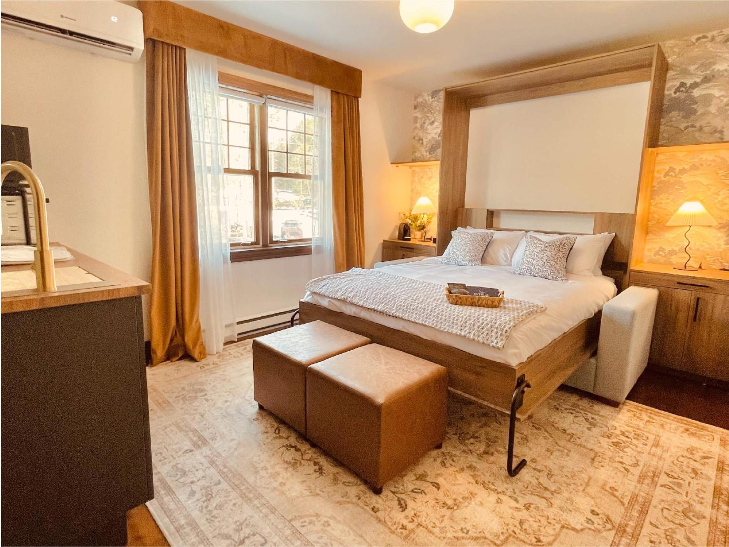 Queen Room photo 1