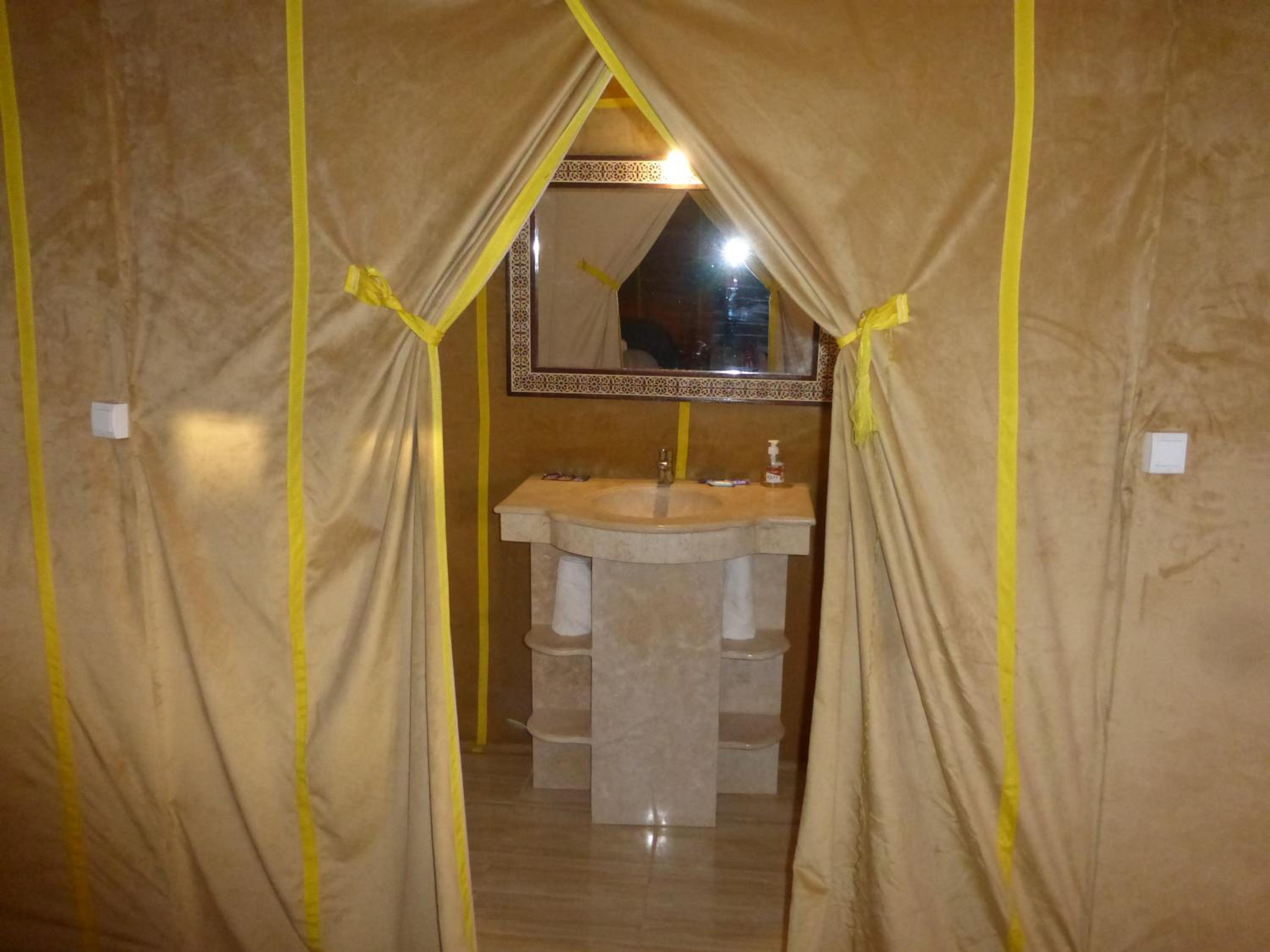 Deluxe Double Room with Extra Bed photo 2