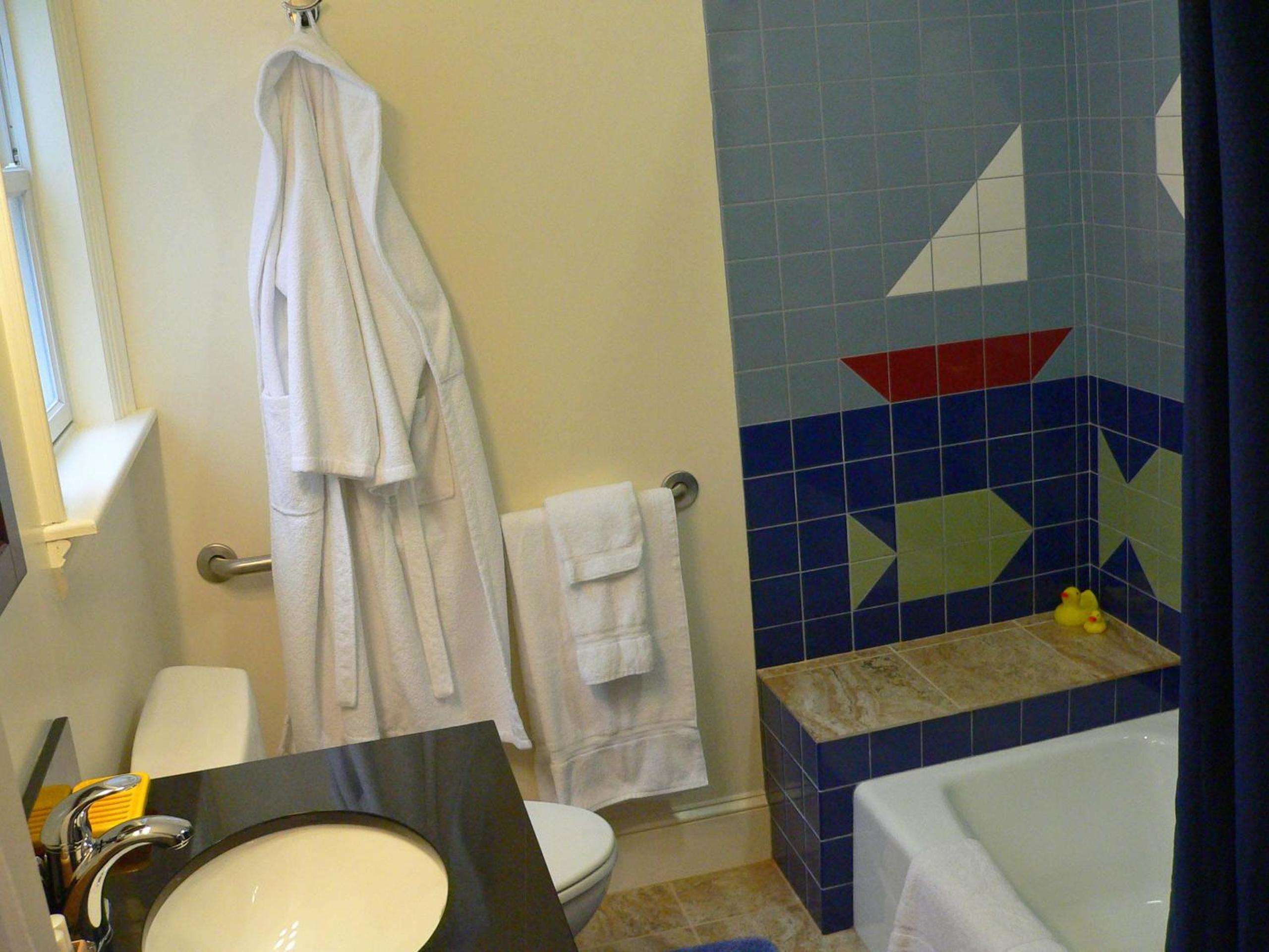 King and Two Twins Room photo 2
