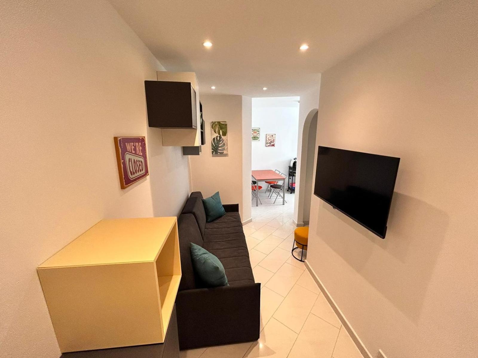 One-Bedroom House photo 1