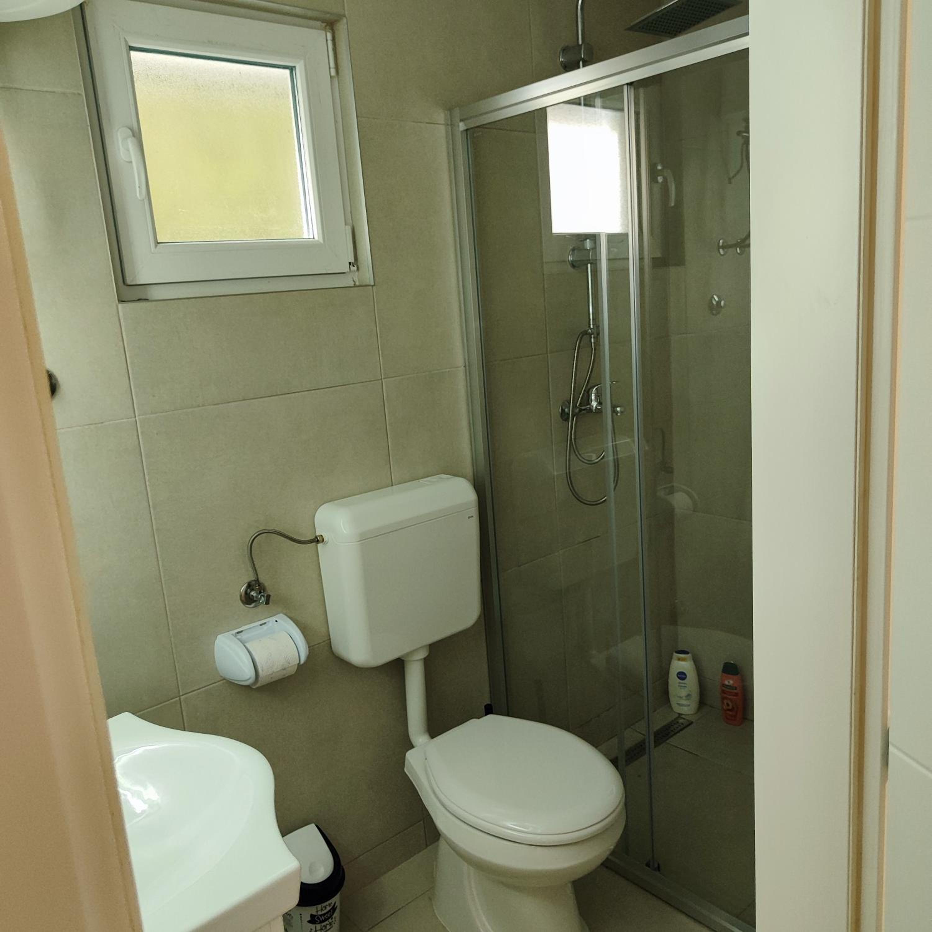 One-Bedroom House photo 3