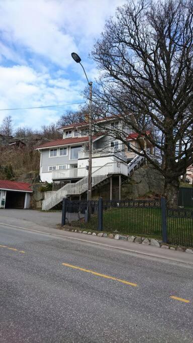 One-Bedroom Apartment with Balcony photo 1