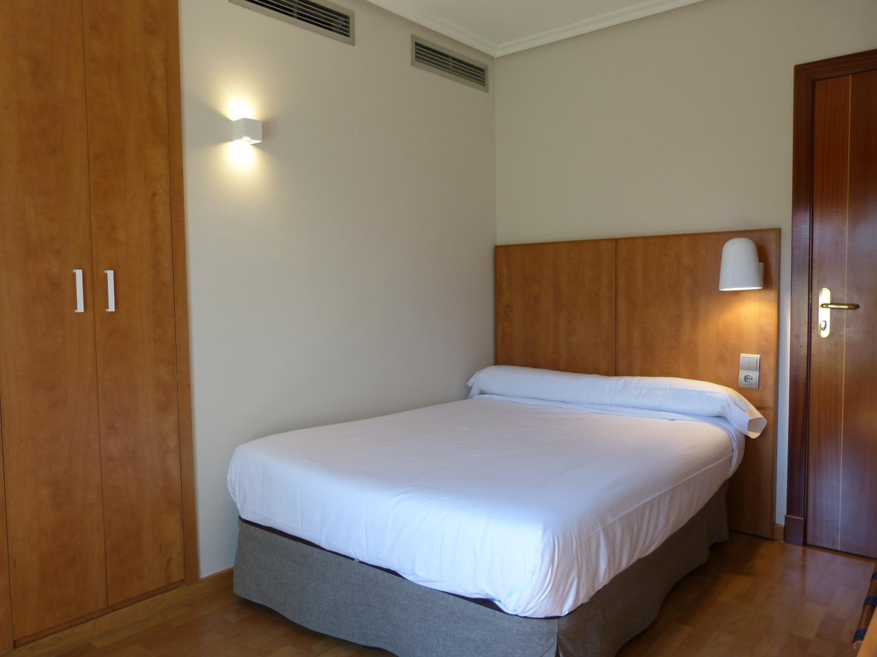 Single Room - Not Renovated photo 3